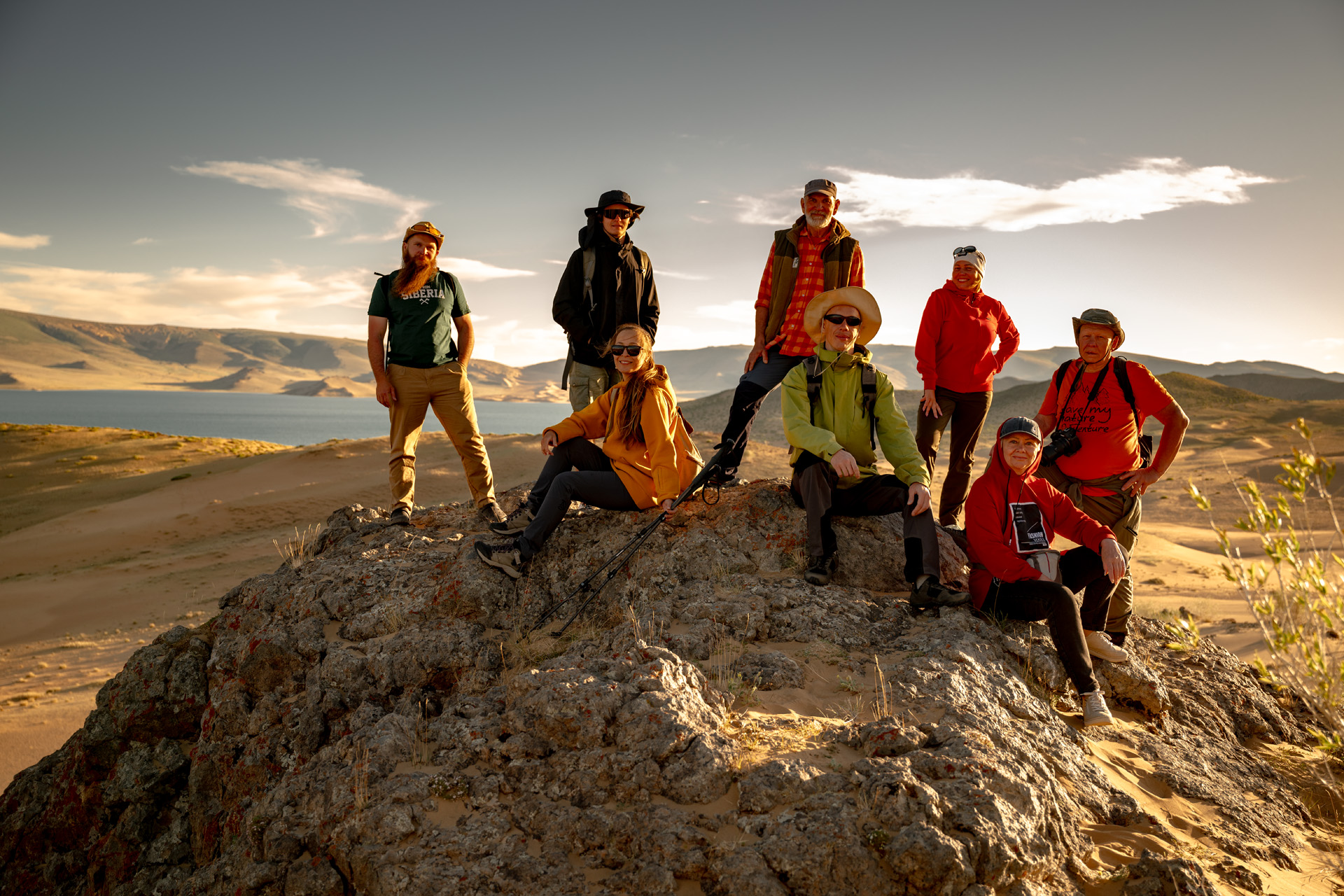 Большая Монголия. Горы, озера и пески (73/116)