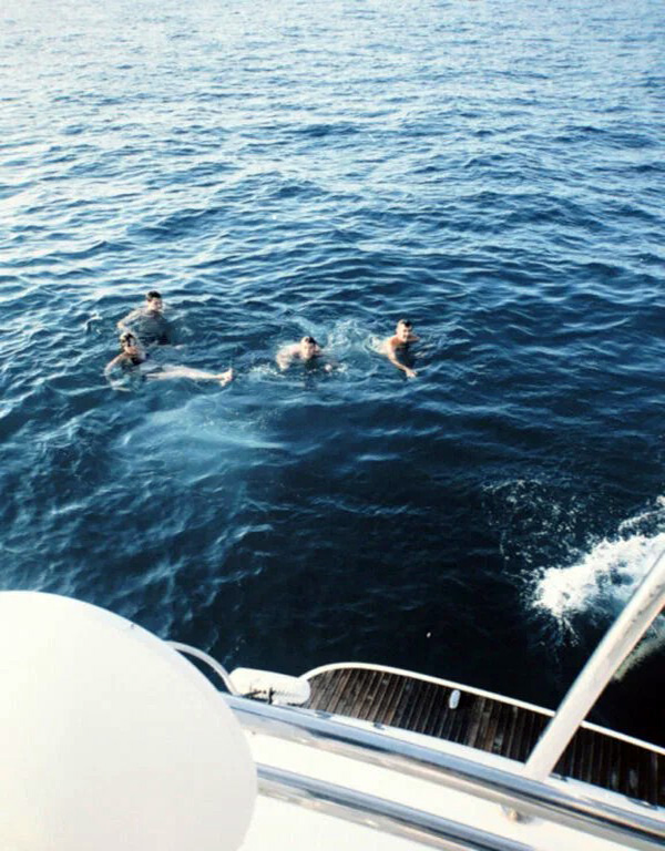 Погрузитесь в роскошь с арендой двухпалубной яхты в Сочи (88/97)