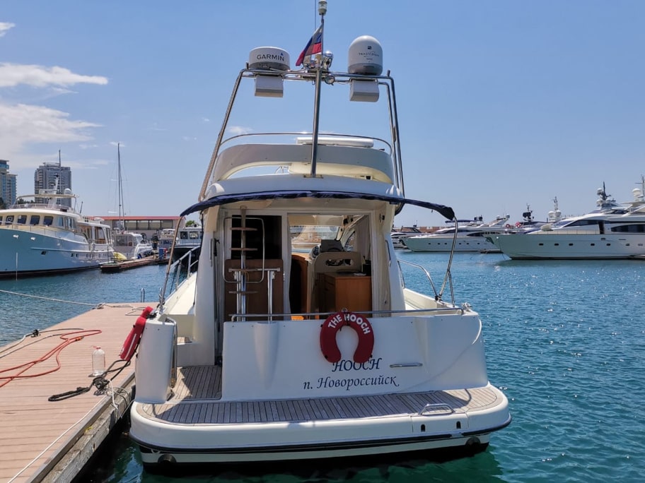 Погрузитесь в роскошь с арендой двухпалубной яхты в Сочи (9/97)