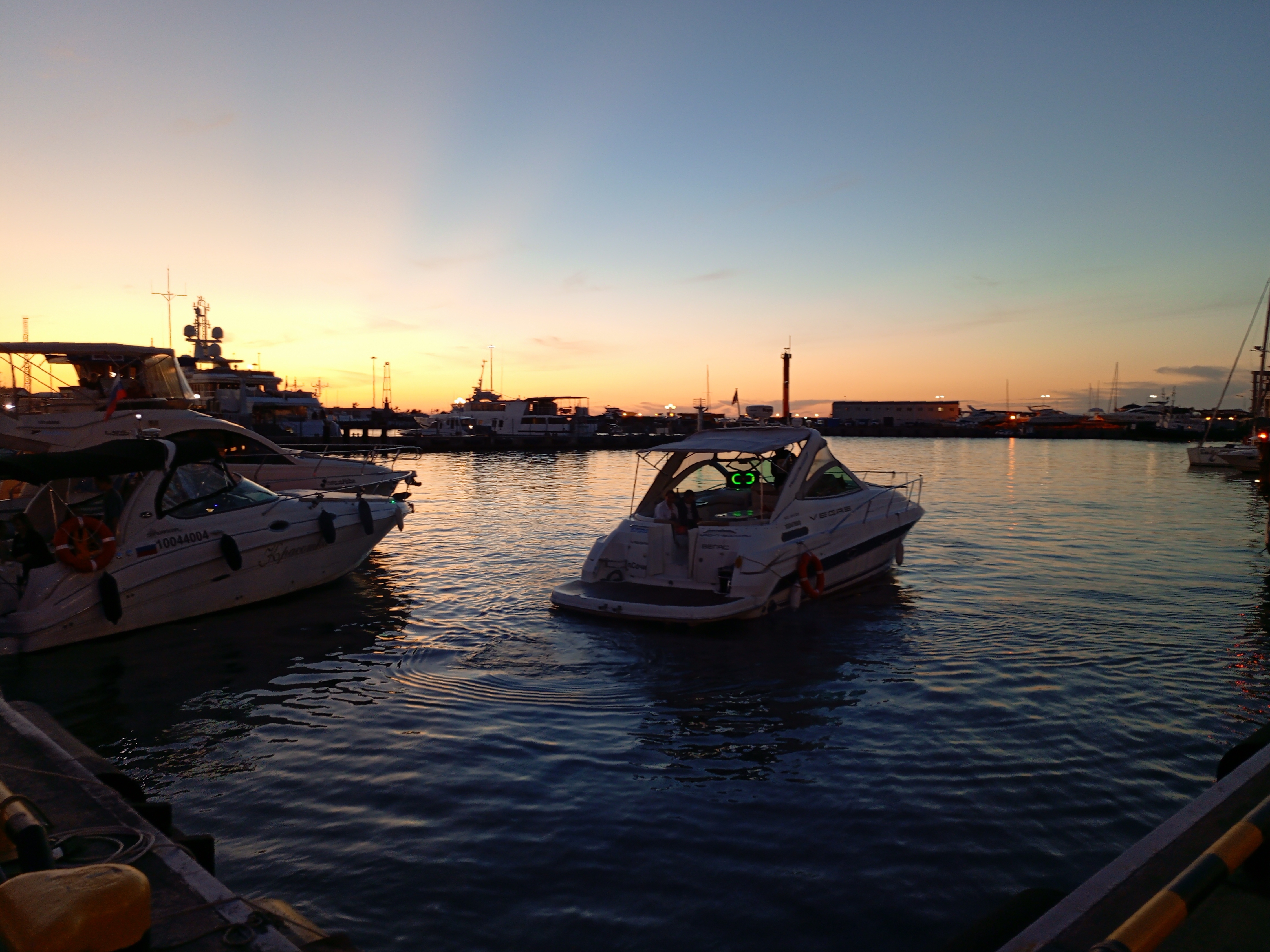 Индивидуальная прогулка на роскошной  яхте. Аренда однопалубной яхты (33/66)