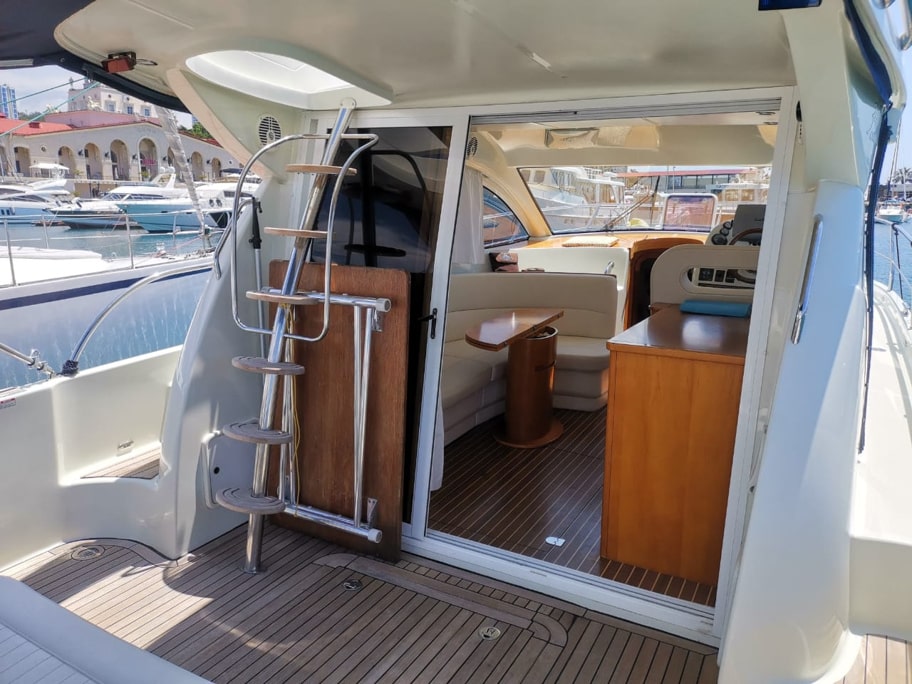 Погрузитесь в роскошь с арендой двухпалубной яхты в Сочи (7/97)