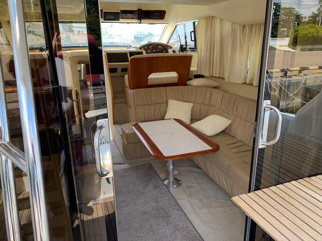 Погрузитесь в роскошь с арендой двухпалубной яхты в Сочи (31/97)