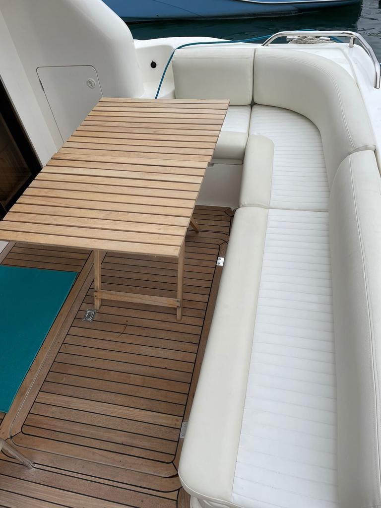 Погрузитесь в роскошь с арендой двухпалубной яхты в Сочи (26/97)