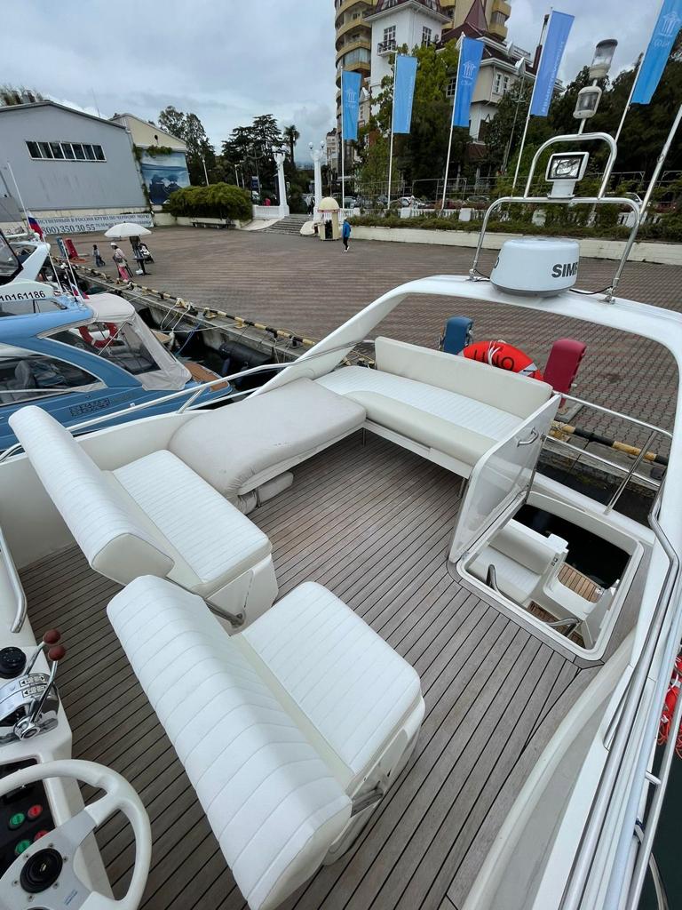 Погрузитесь в роскошь с арендой двухпалубной яхты в Сочи (95/97)