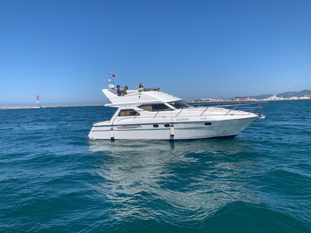 Погрузитесь в роскошь с арендой двухпалубной яхты в Сочи (97/97)