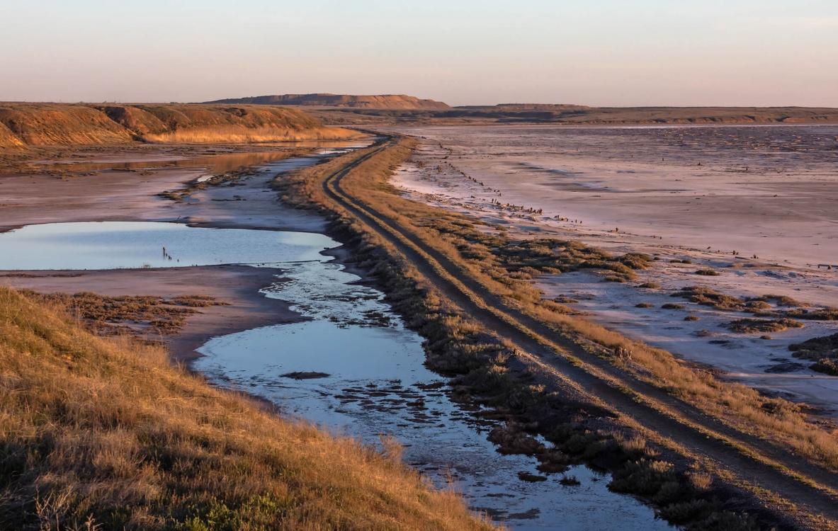 Прикаспий: от пустынь до цветущих степей