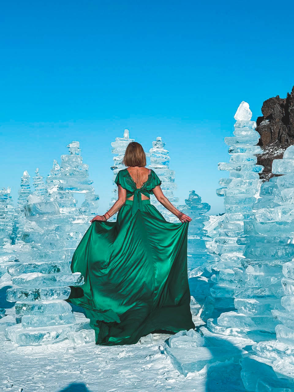 Льды Байкала и величие Саян