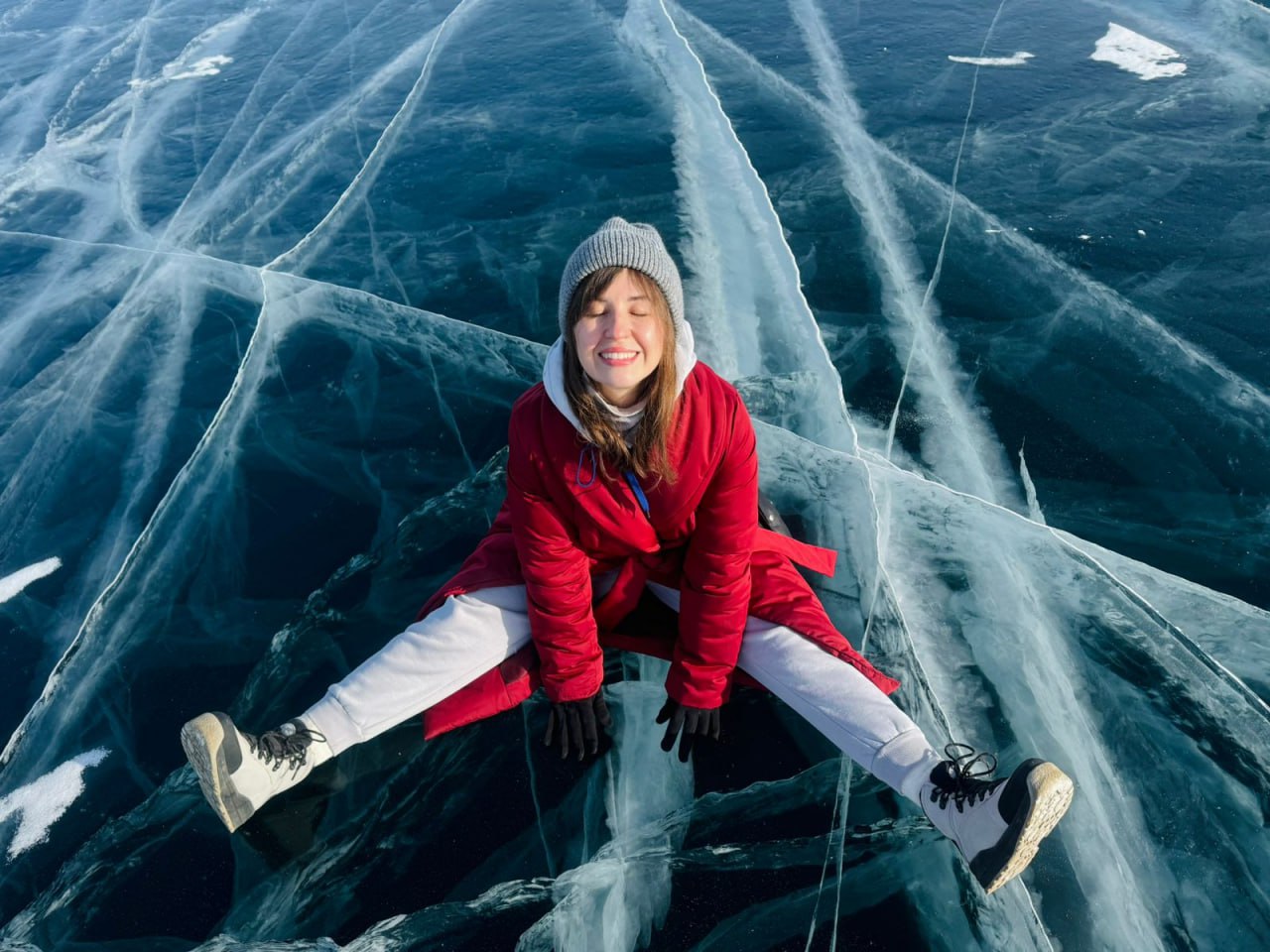 Льды Байкала и величие Саян