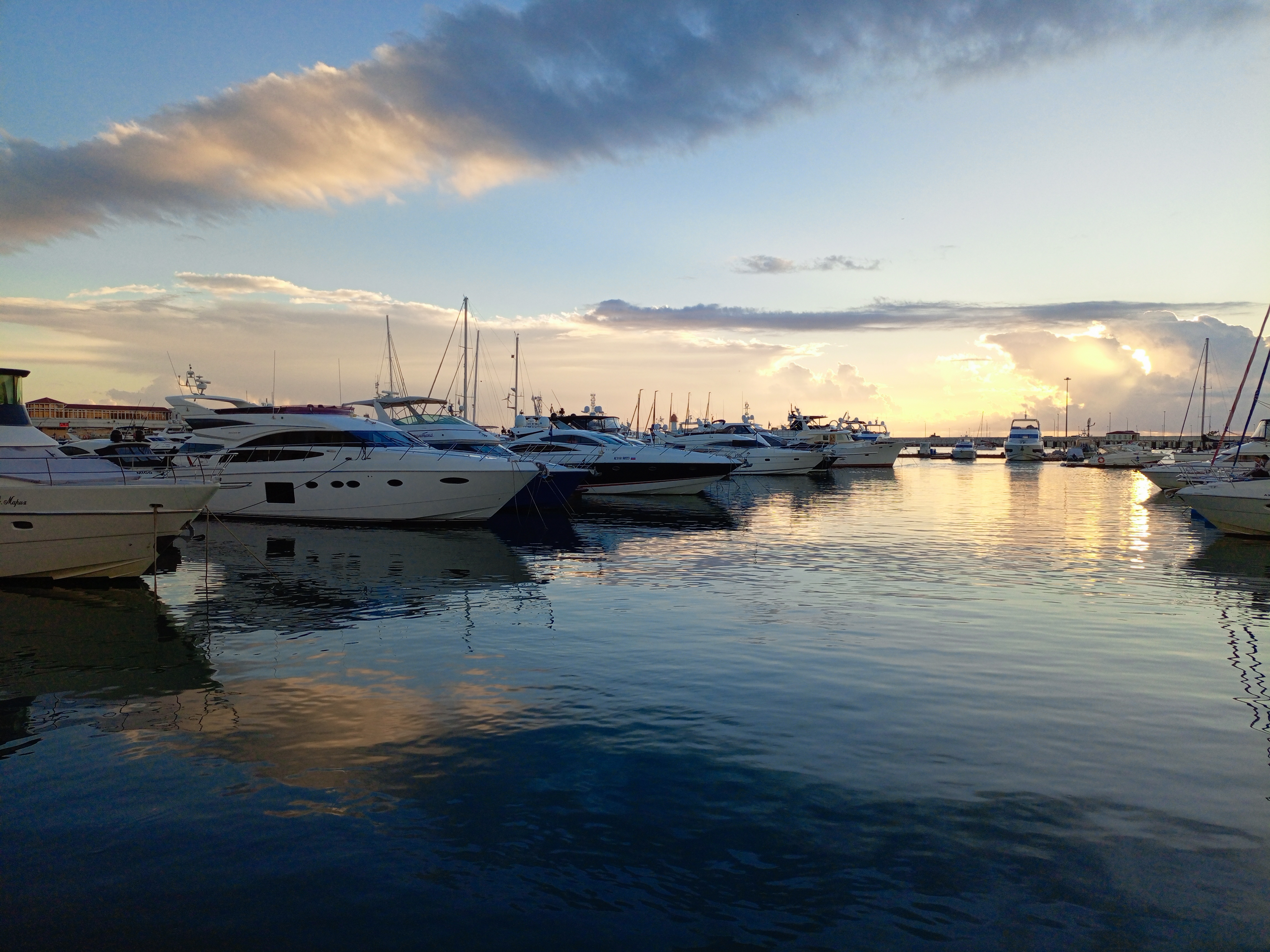 Морская Vip прогулка с арендой роскошной, моторной, двухпалубной Vip яхты (47/48)