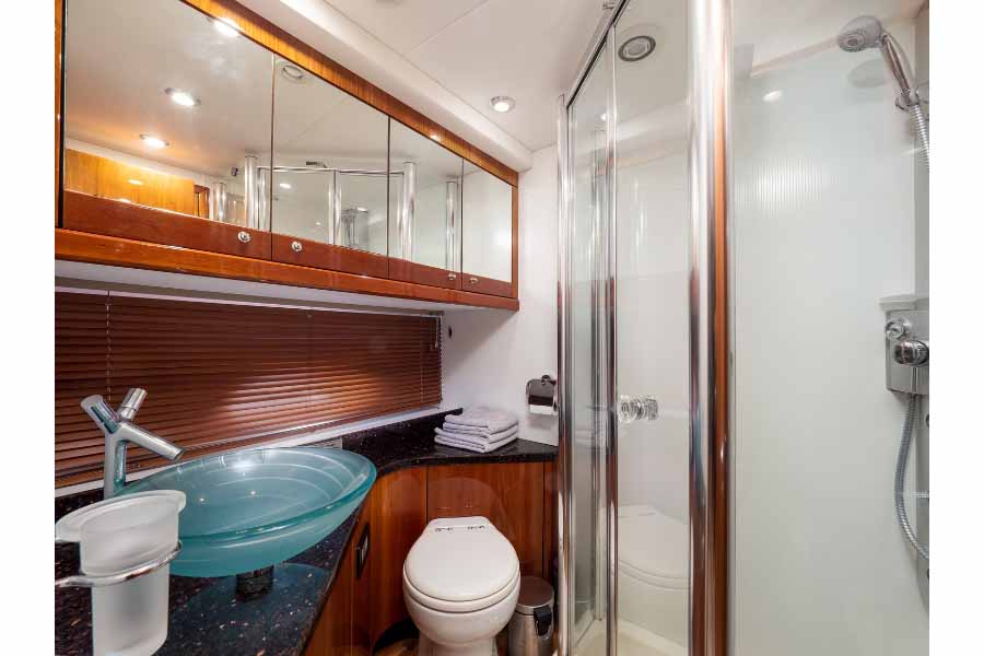 Морская Vip прогулка с арендой роскошной, моторной, двухпалубной Vip яхты (26/48)