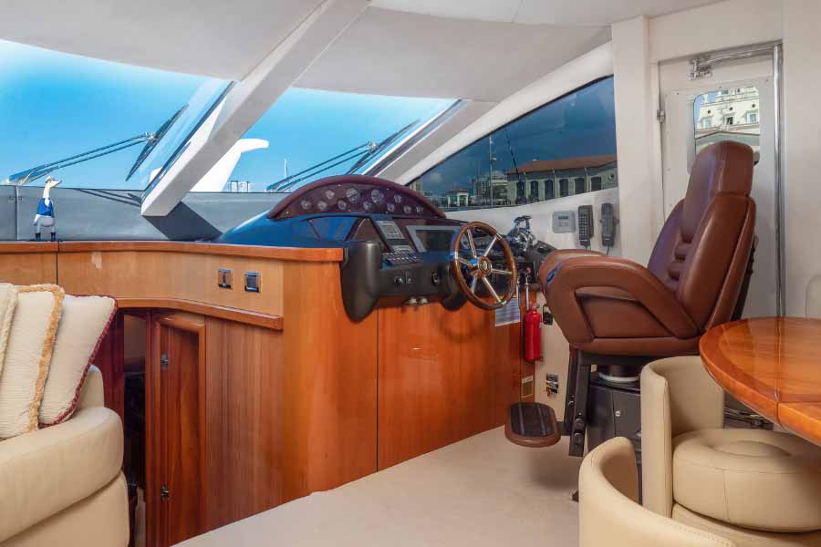 Морская Vip прогулка с арендой роскошной, моторной, двухпалубной Vip яхты (24/48)