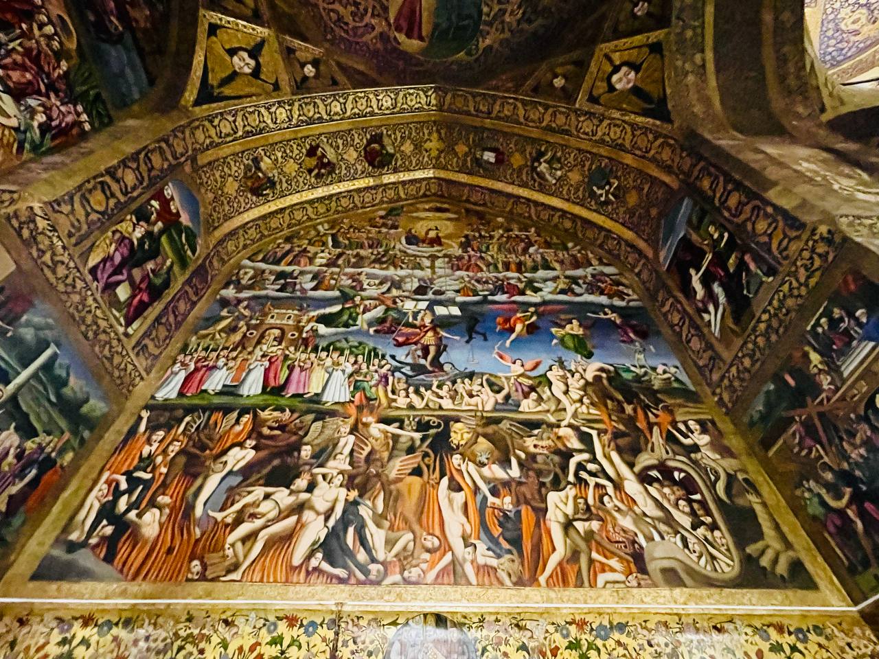 Солнечный Иран и острова Персидского залива (50/70)