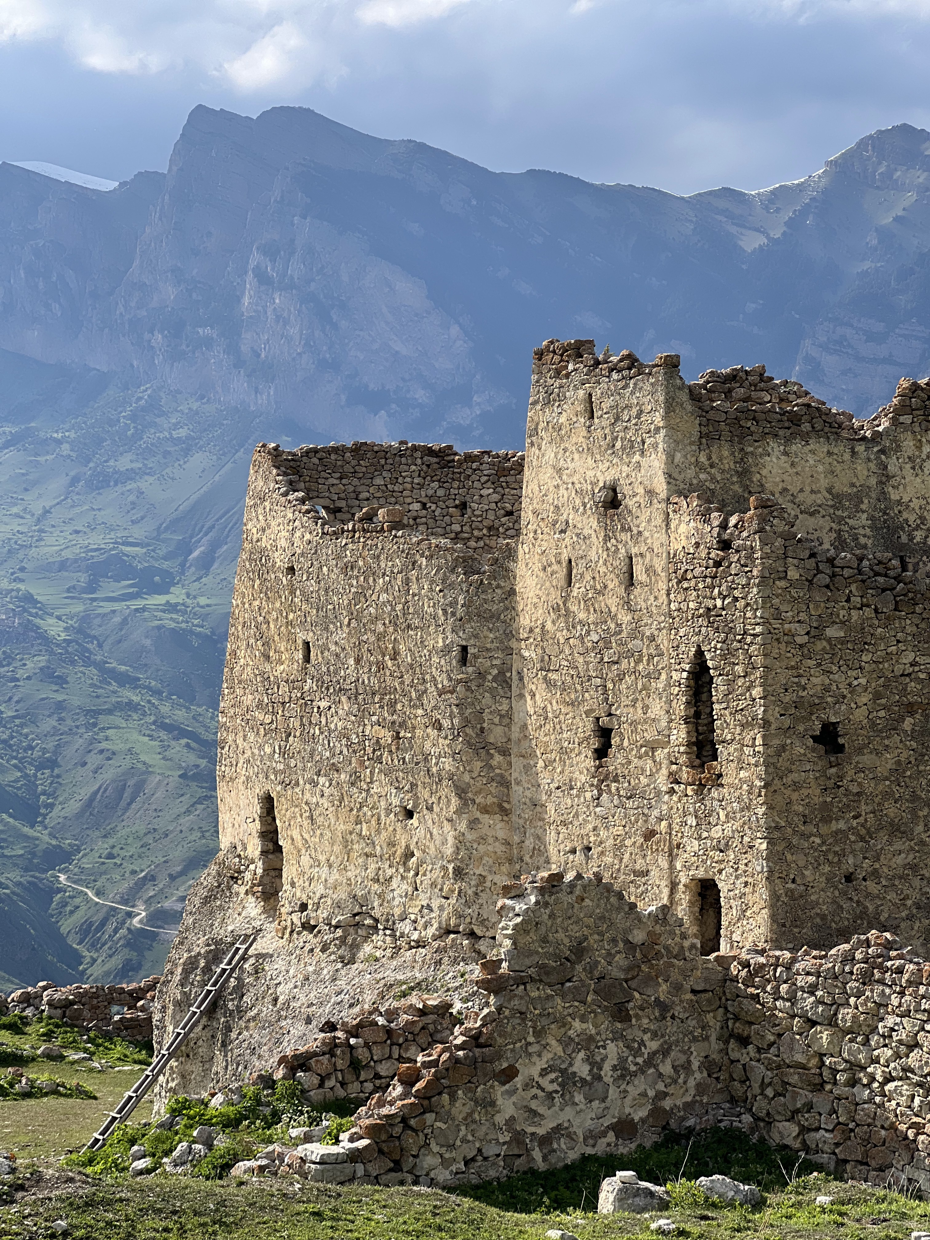 Трекинг тур в горах Осетии с элементами квеста. Последний предводитель. (8/13)
