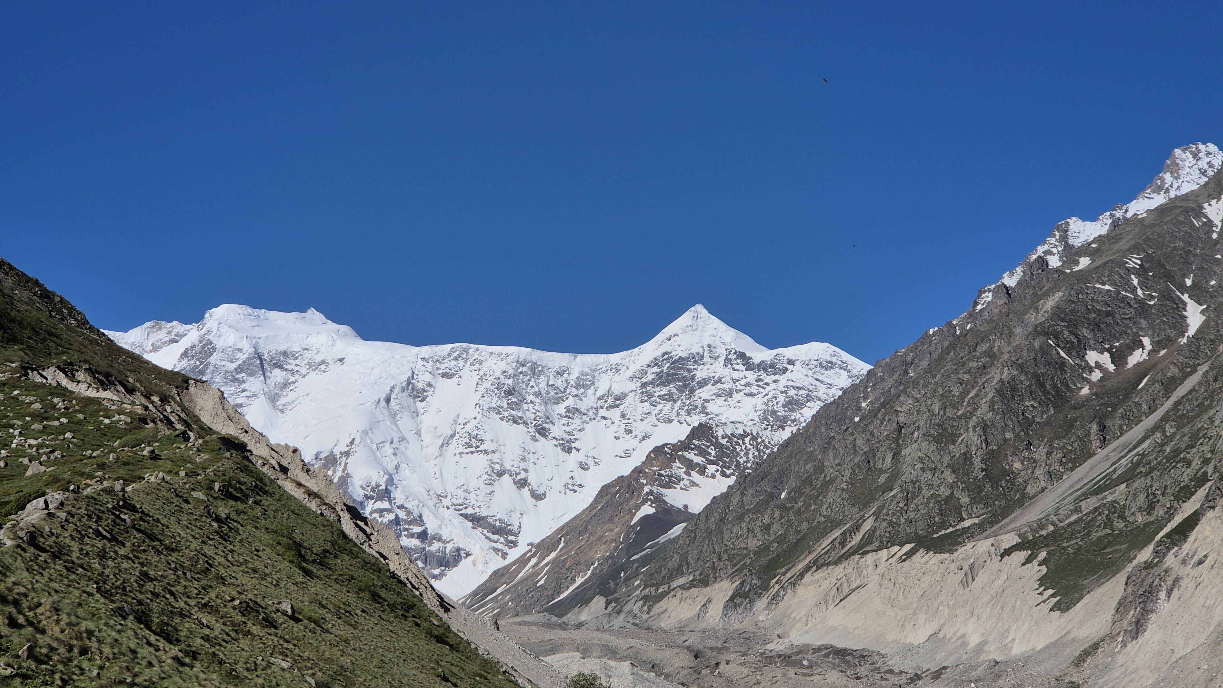 Безенги. Главные стены Кавказа. Палаточный лагерь (16/42)