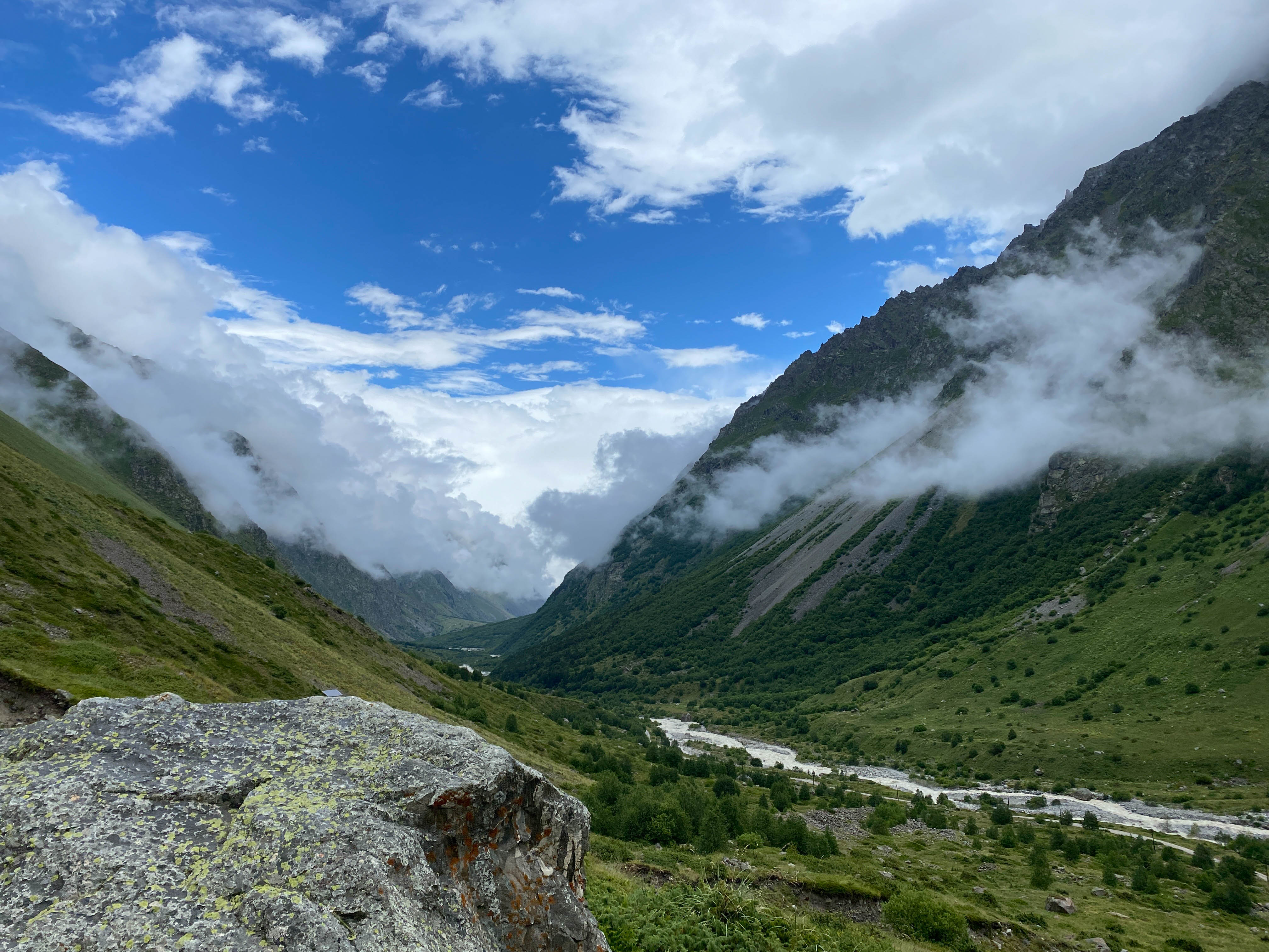Безенги. Главные стены Кавказа. Палаточный лагерь (22/42)