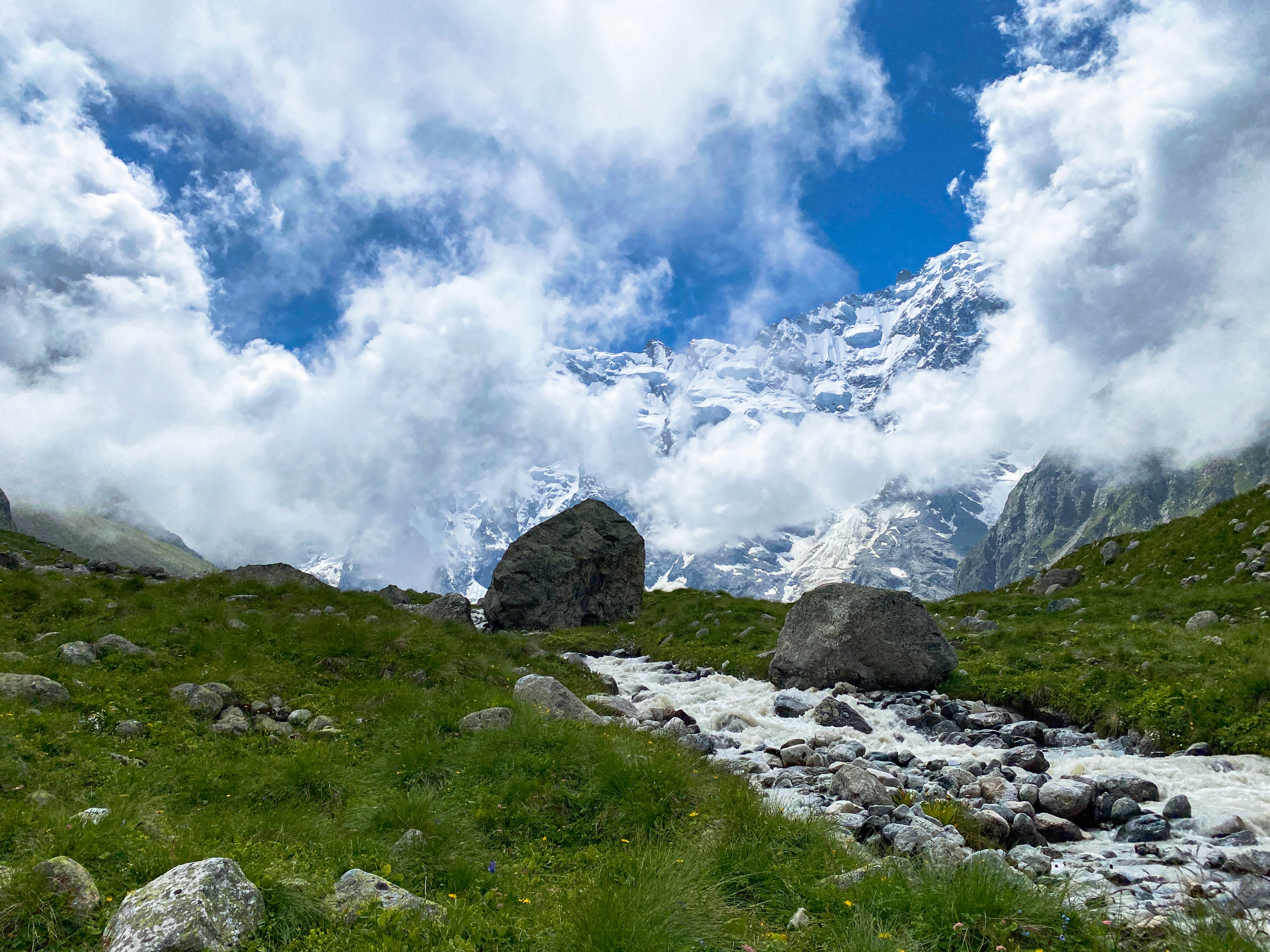 Безенги. Главные стены Кавказа. Палаточный лагерь (19/42)
