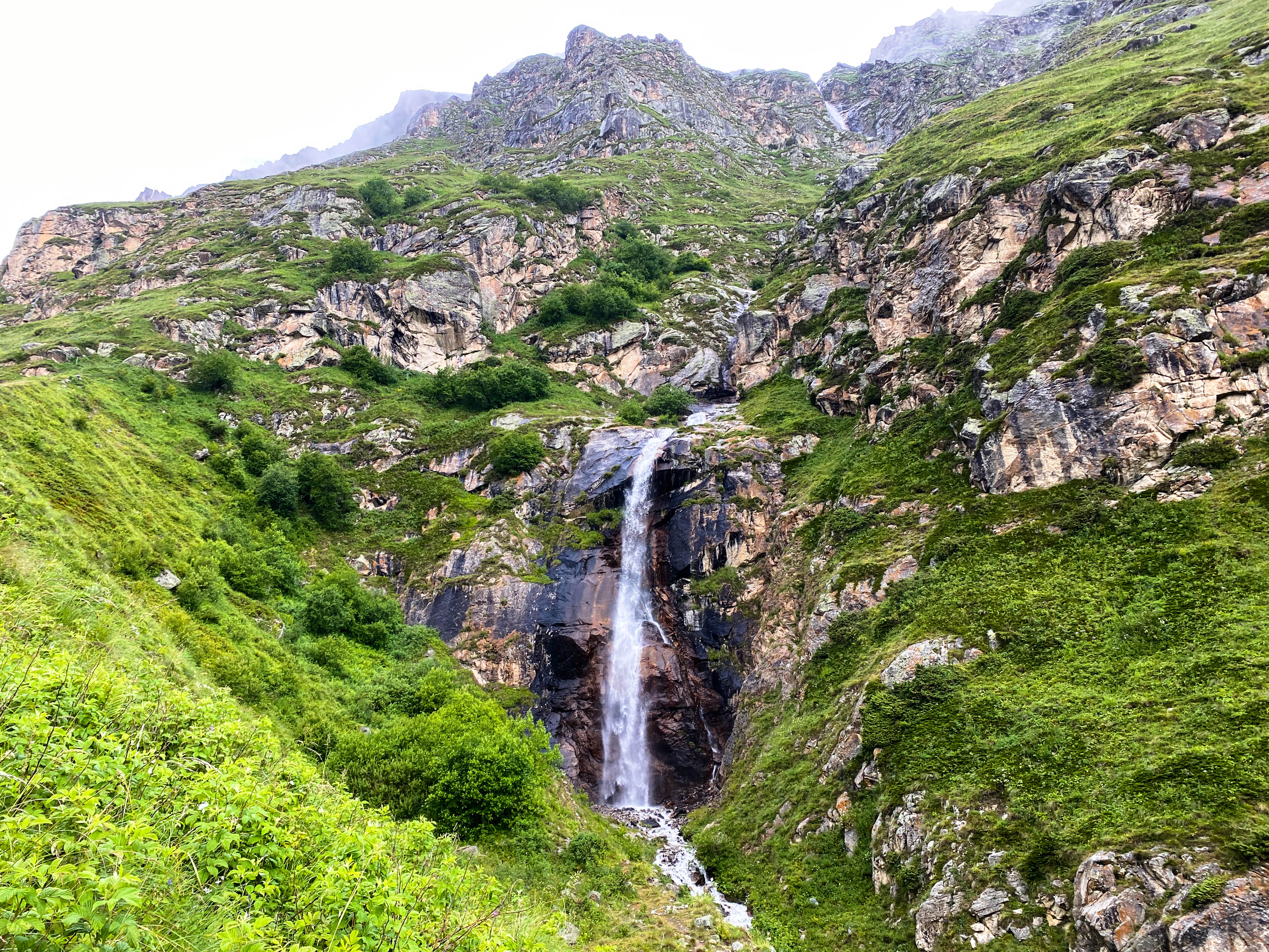 Безенги. Главные стены Кавказа. Палаточный лагерь (25/42)