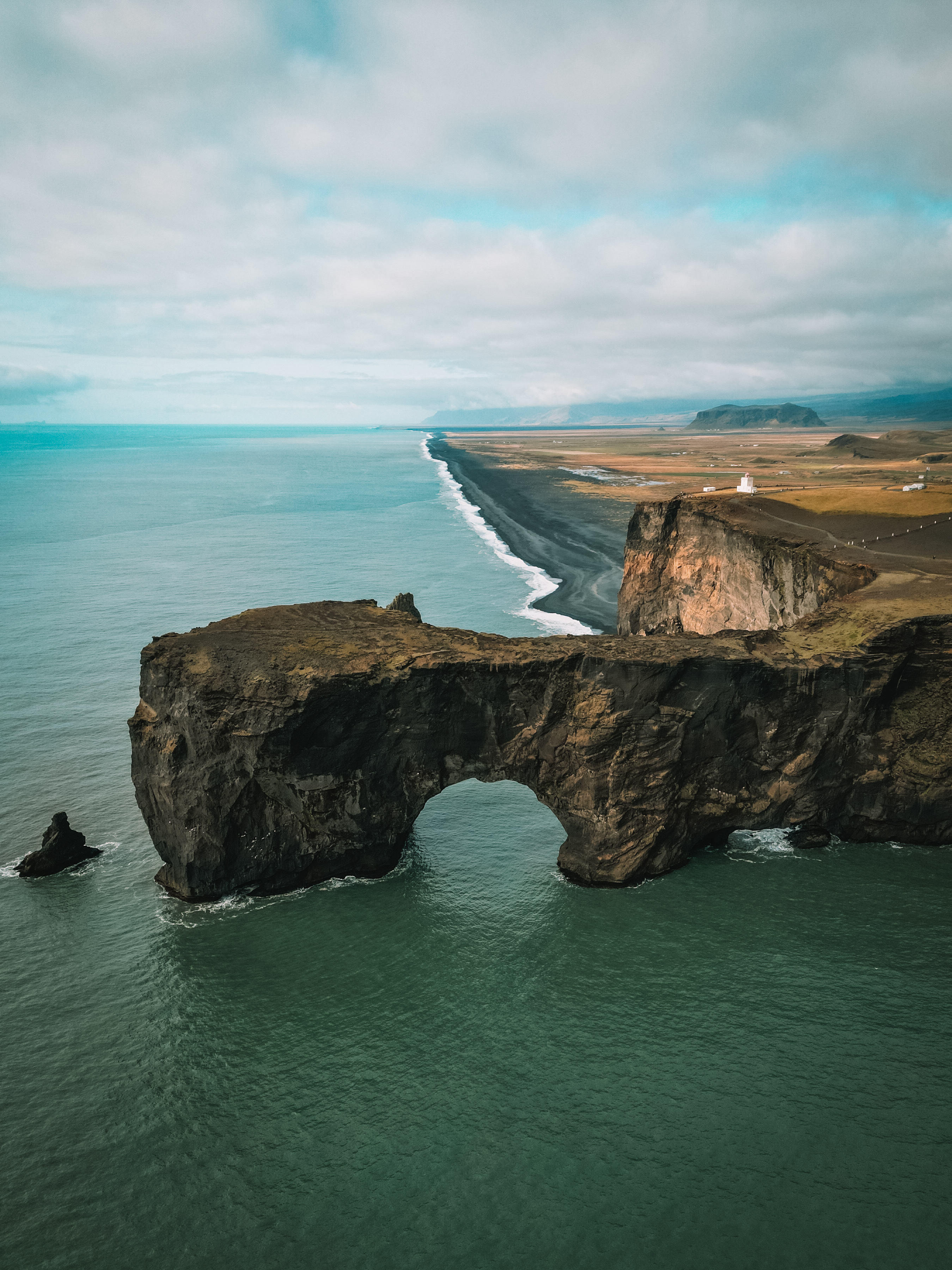 Исландия. Манящие ландшафты от изрезанных береговых линий до гейзеров и вулканов