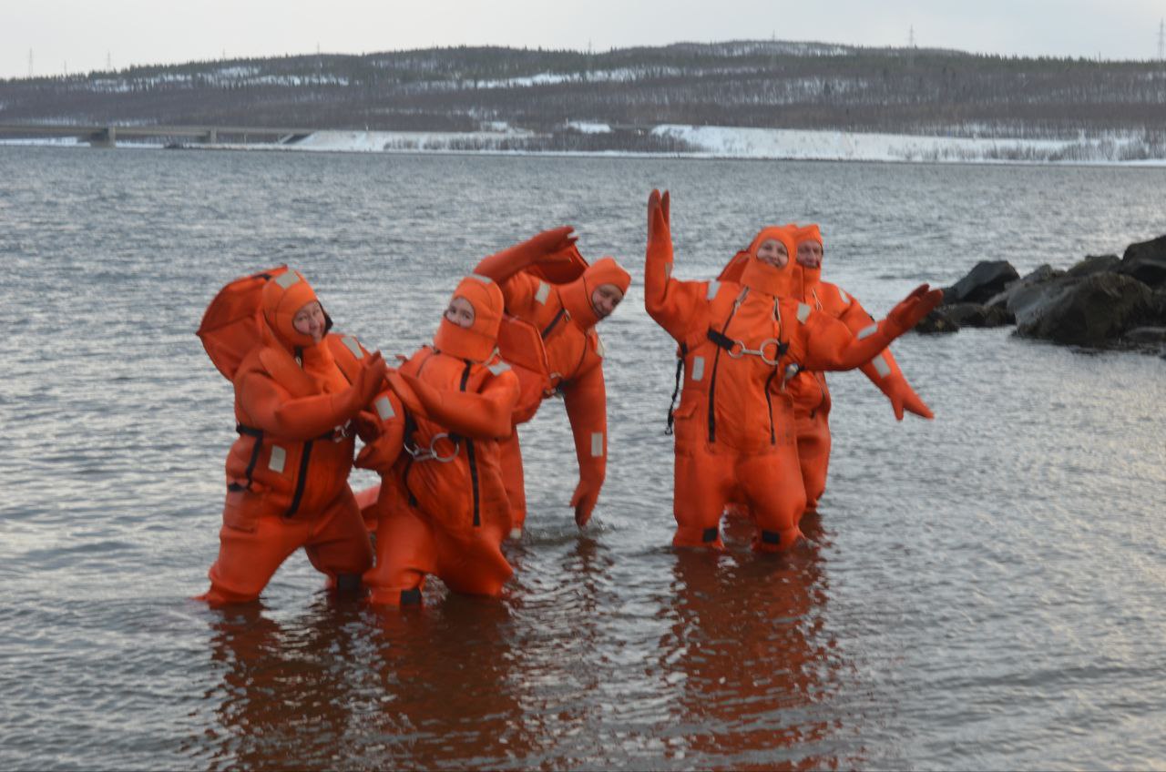 Айс-Флоатинг - купание в Мурманске (10/16)