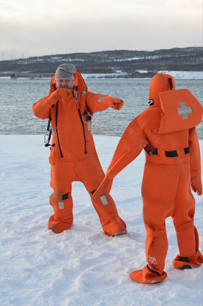 Айс-Флоатинг - купание в Мурманске (7/16)