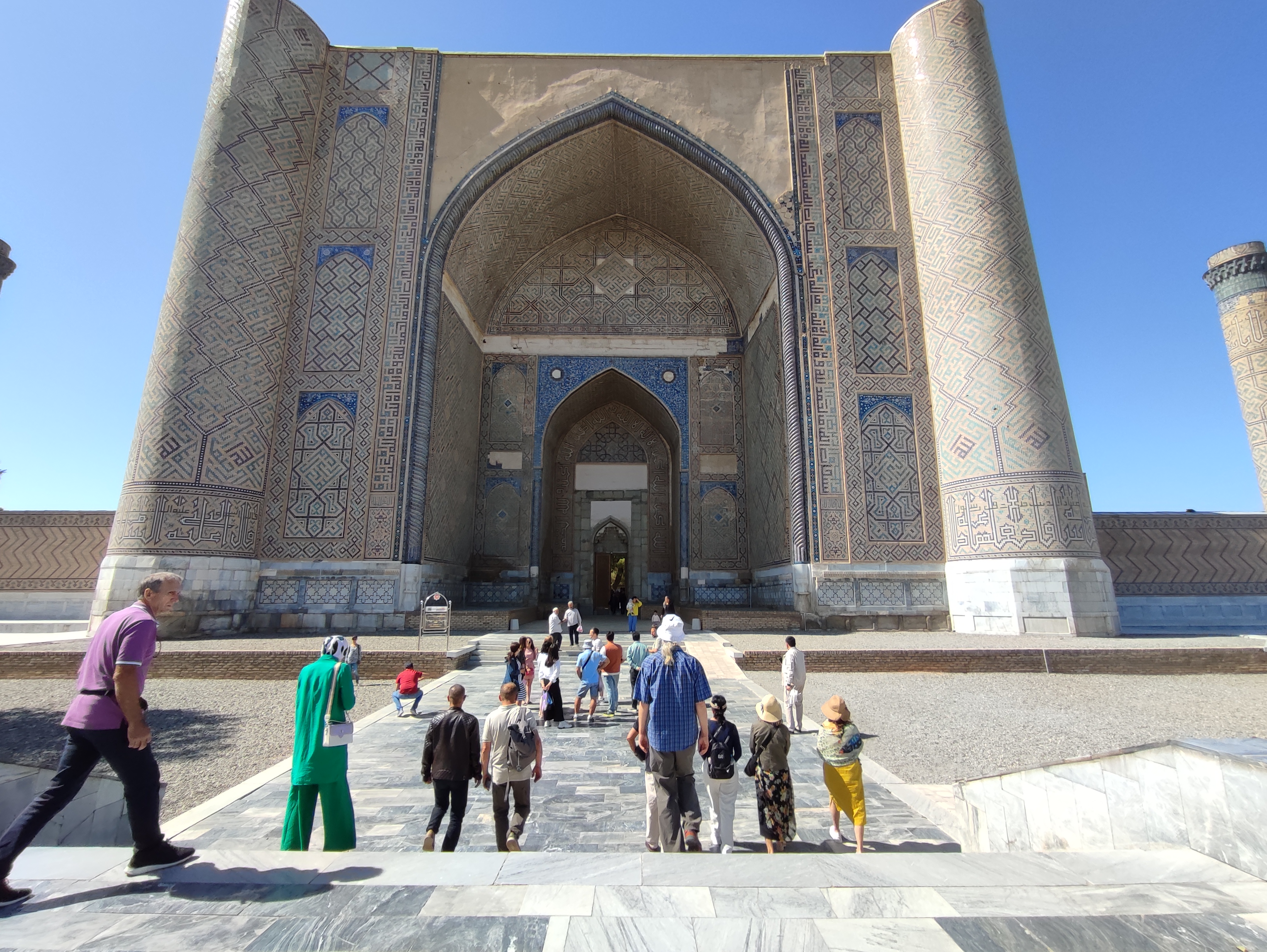 Фанские горы с восхождением на Замок 5020 м и Энергию 5132 м (3/31)