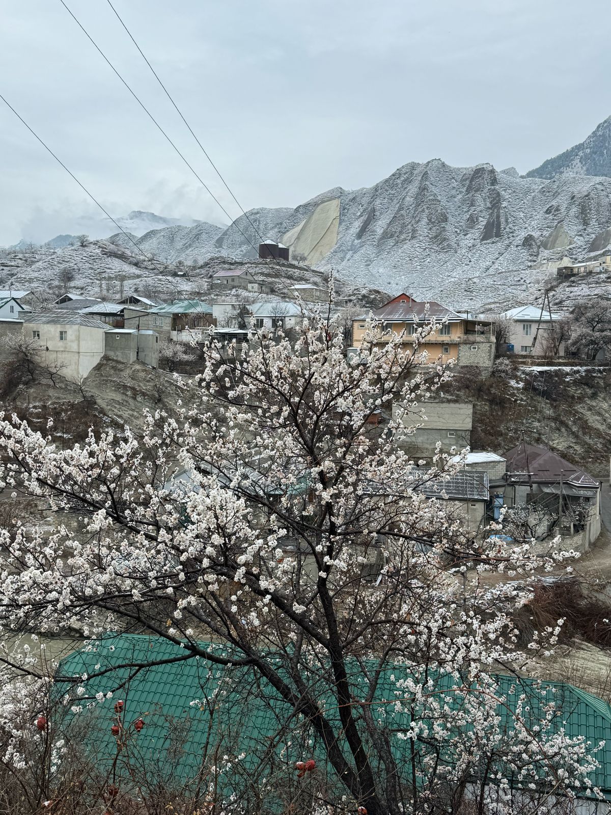 Аул призрак Гамсутль и водопад в пещере (2/21)
