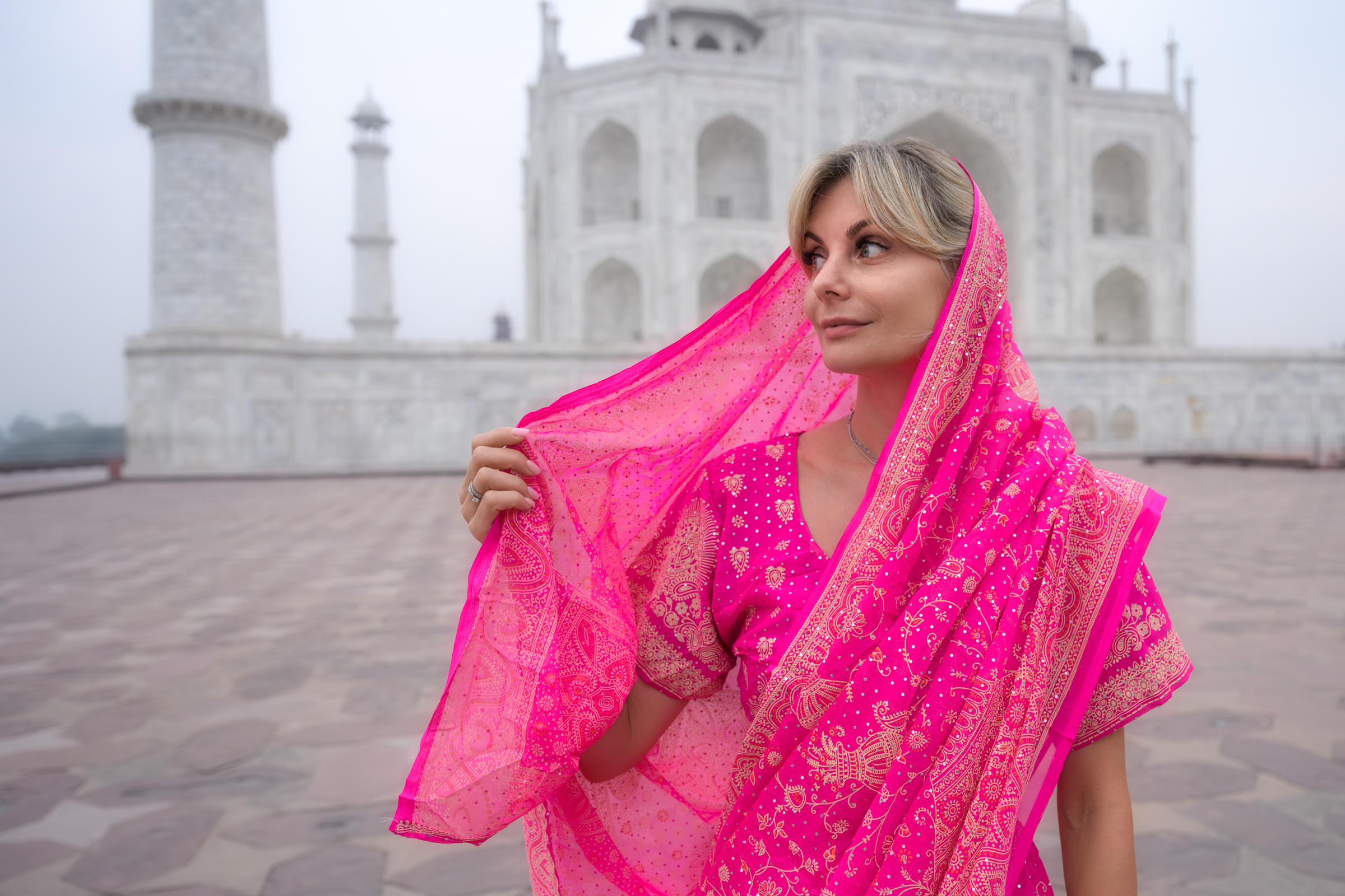 Золотой треугольник, Варанаси и праздник Холи