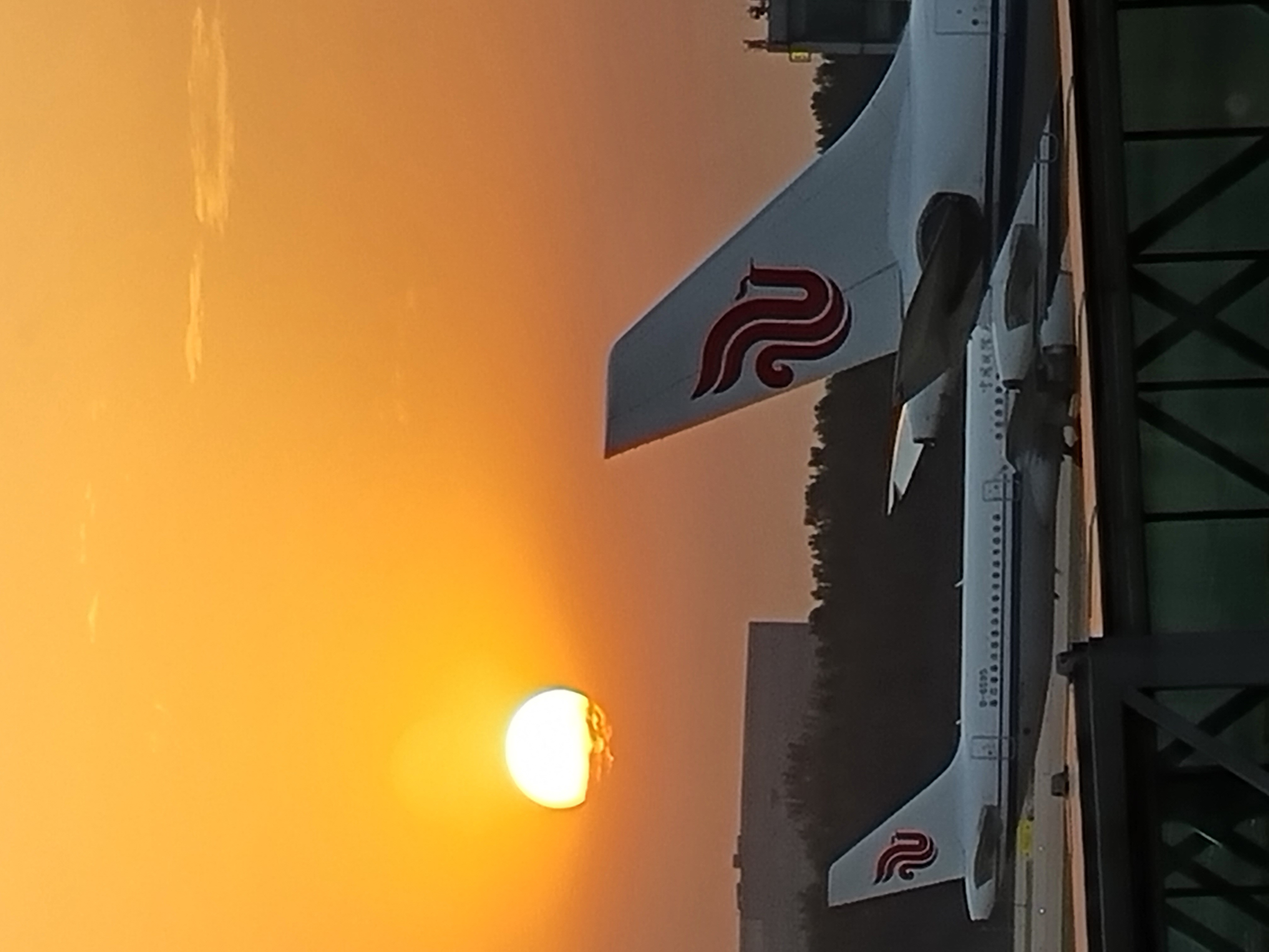 Осеннее путешествие Императора. Красные клены Сеула (13/14)