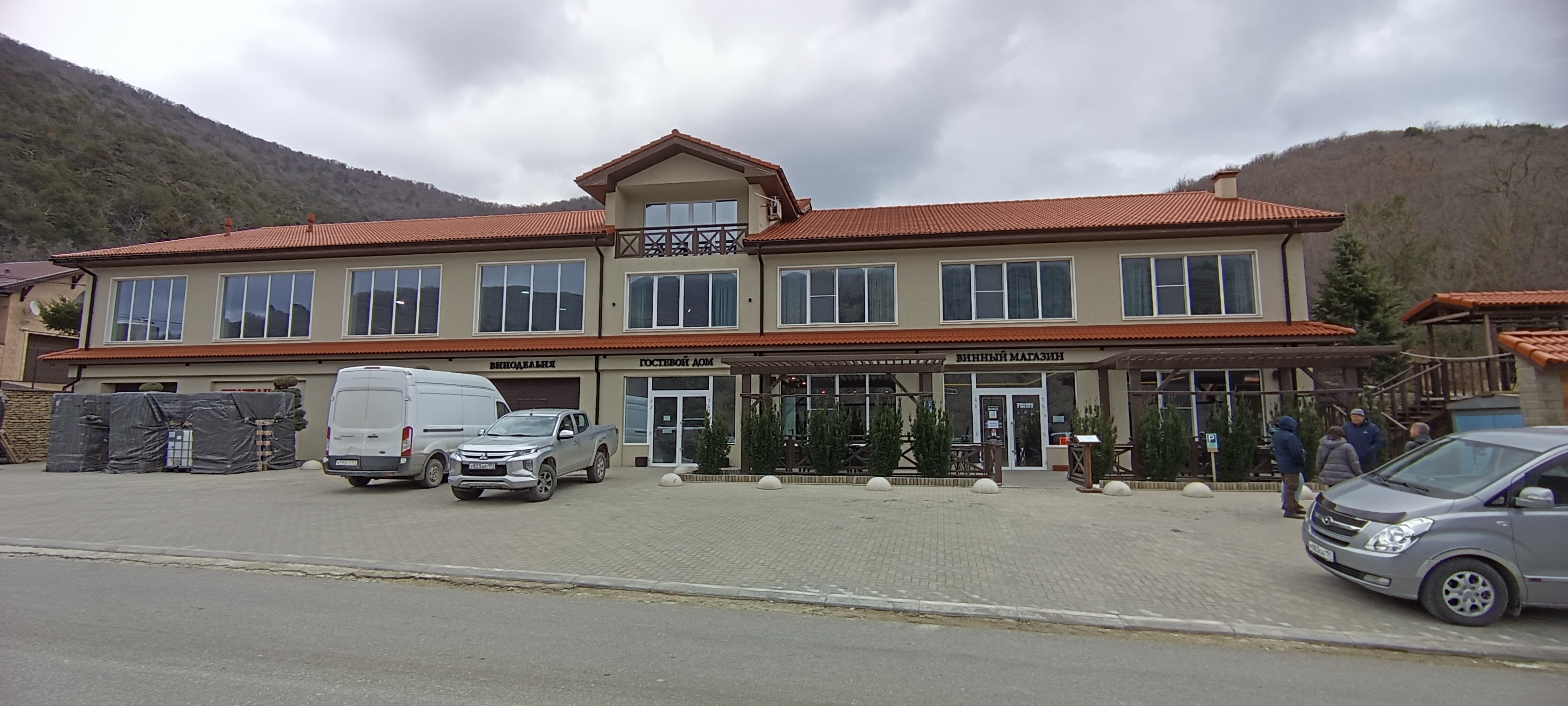 От старинных виноделен к современным (13/26)