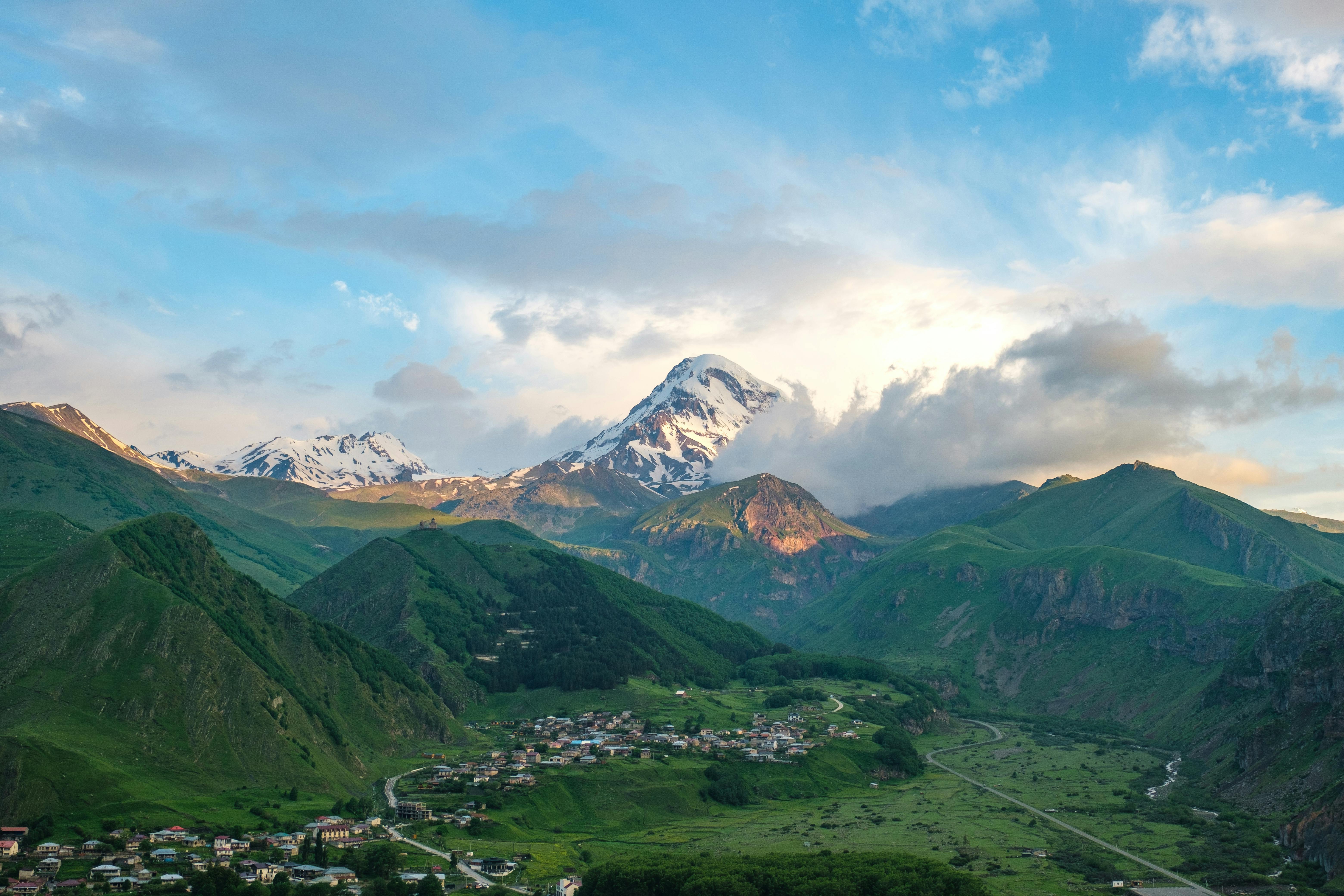 Казбеги — величие природы и культуры Грузии (10/10)