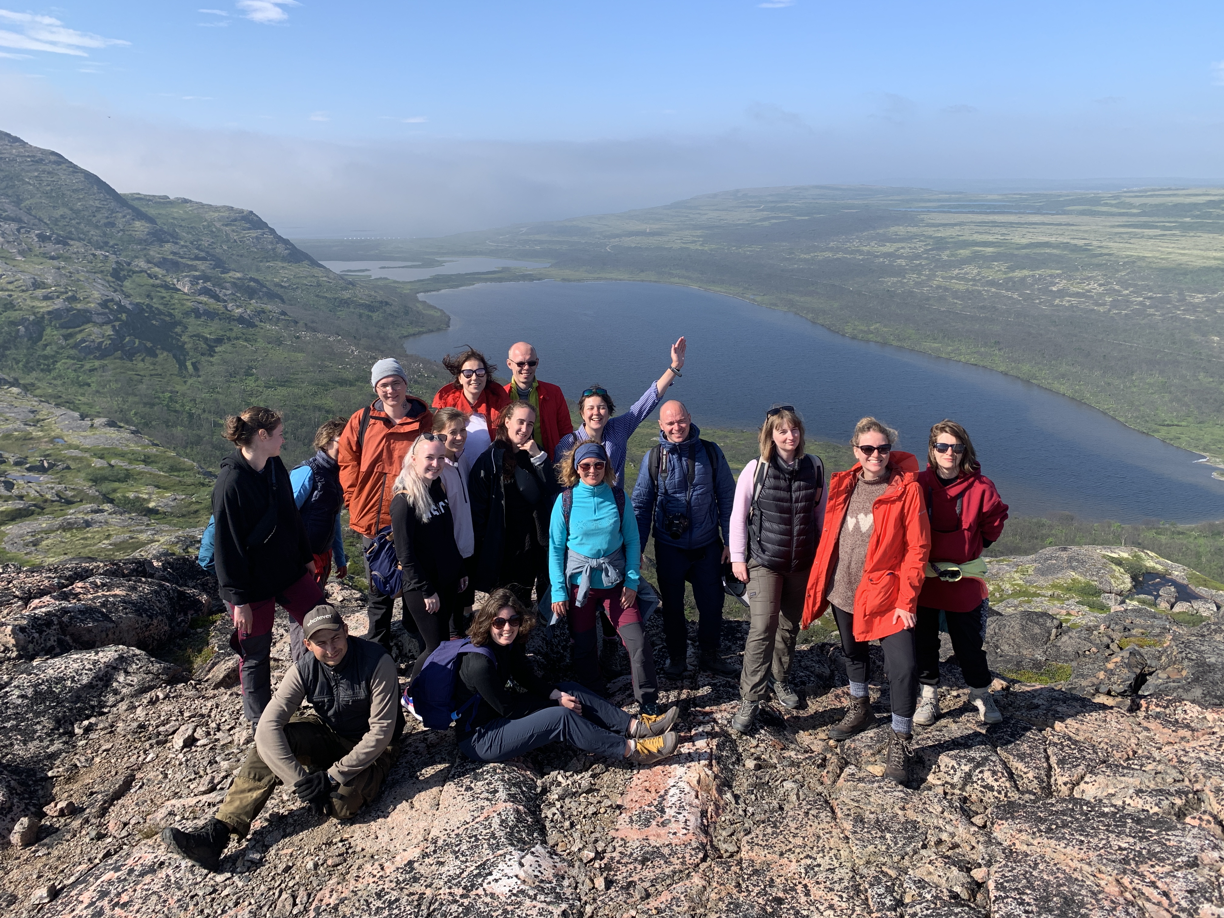 По  полуострову Рыбачий на внедорожном автобусе (12/39)