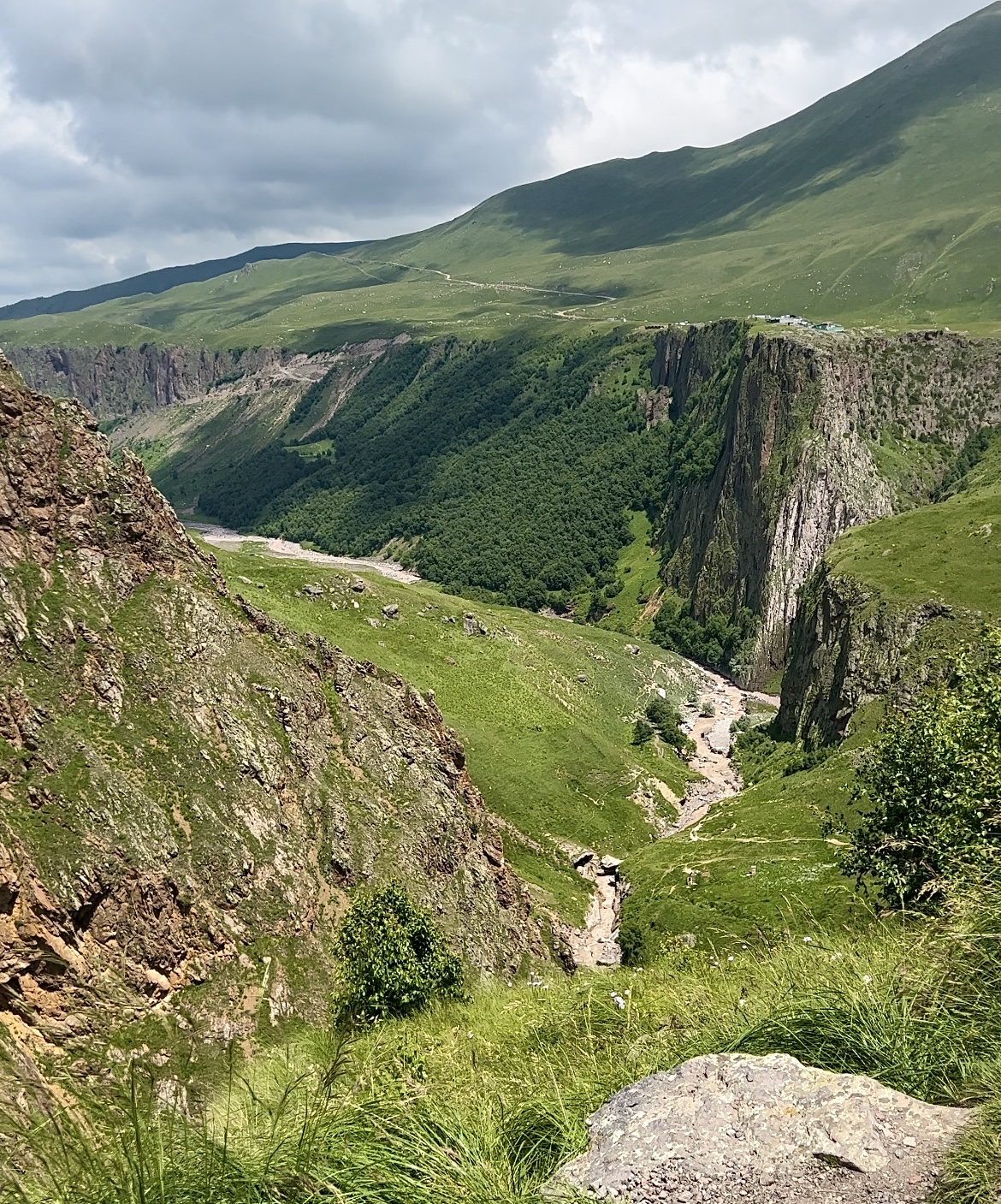 Джип-тур в мини-группе на Джилы-Су:  водопады и одна из самых красивых дорог России (4/8)