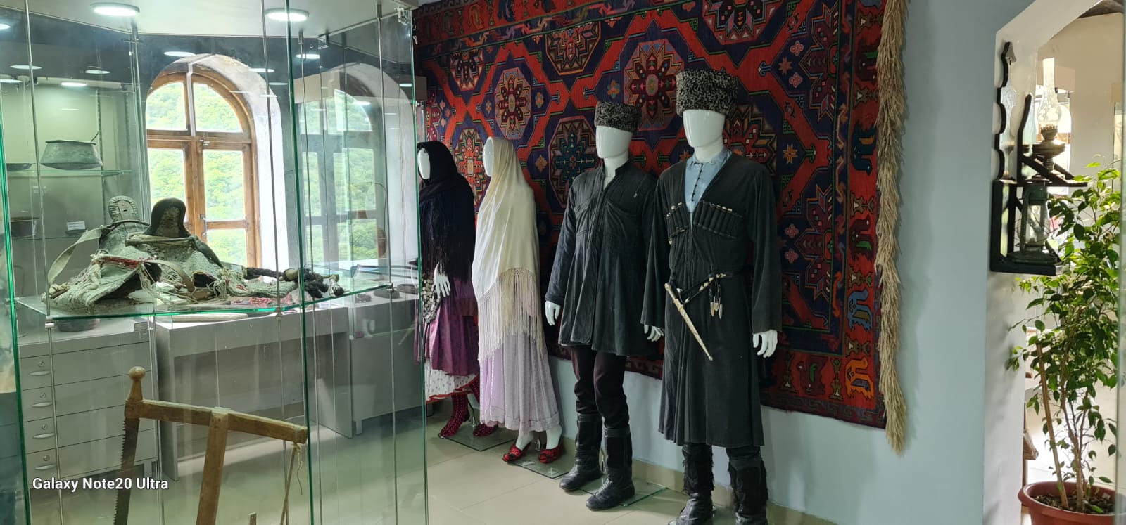 Хучни и экраноплан Лунь (12/16)