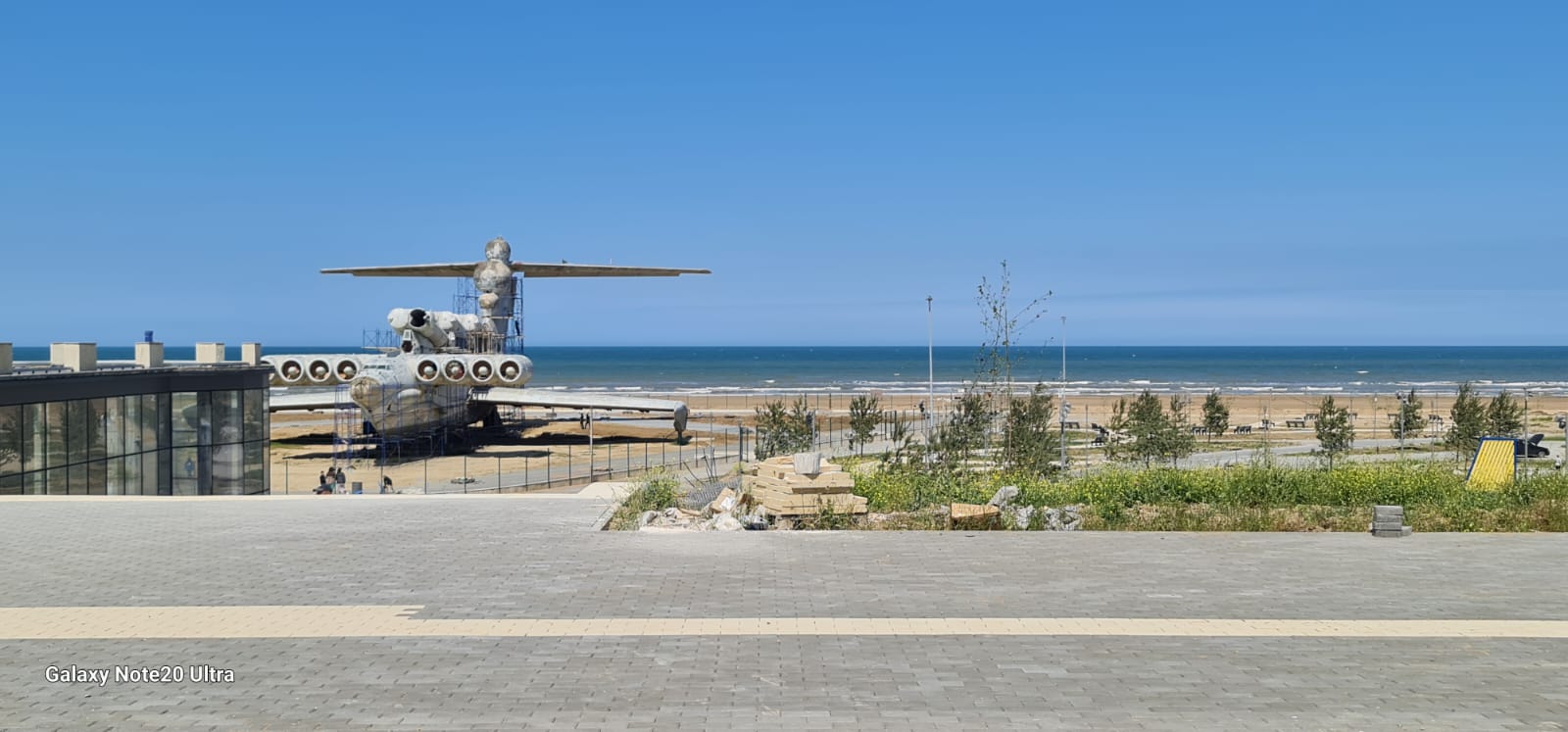 Хучни и экраноплан Лунь (9/16)