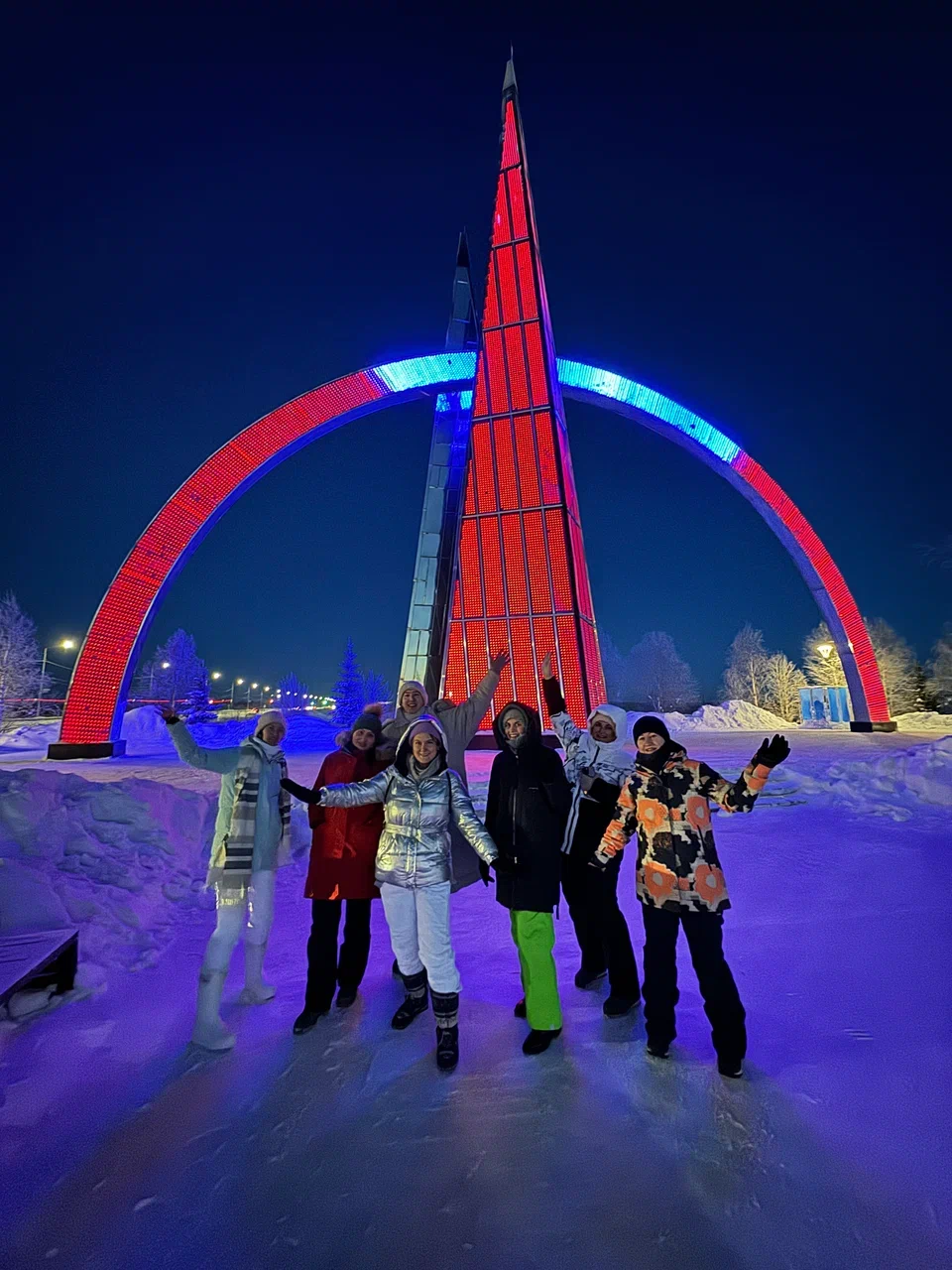 Ямал: ночь в чуме у оленеводов, северное сияние, перемещение на Трэколе, парк Ингилор (5/19)