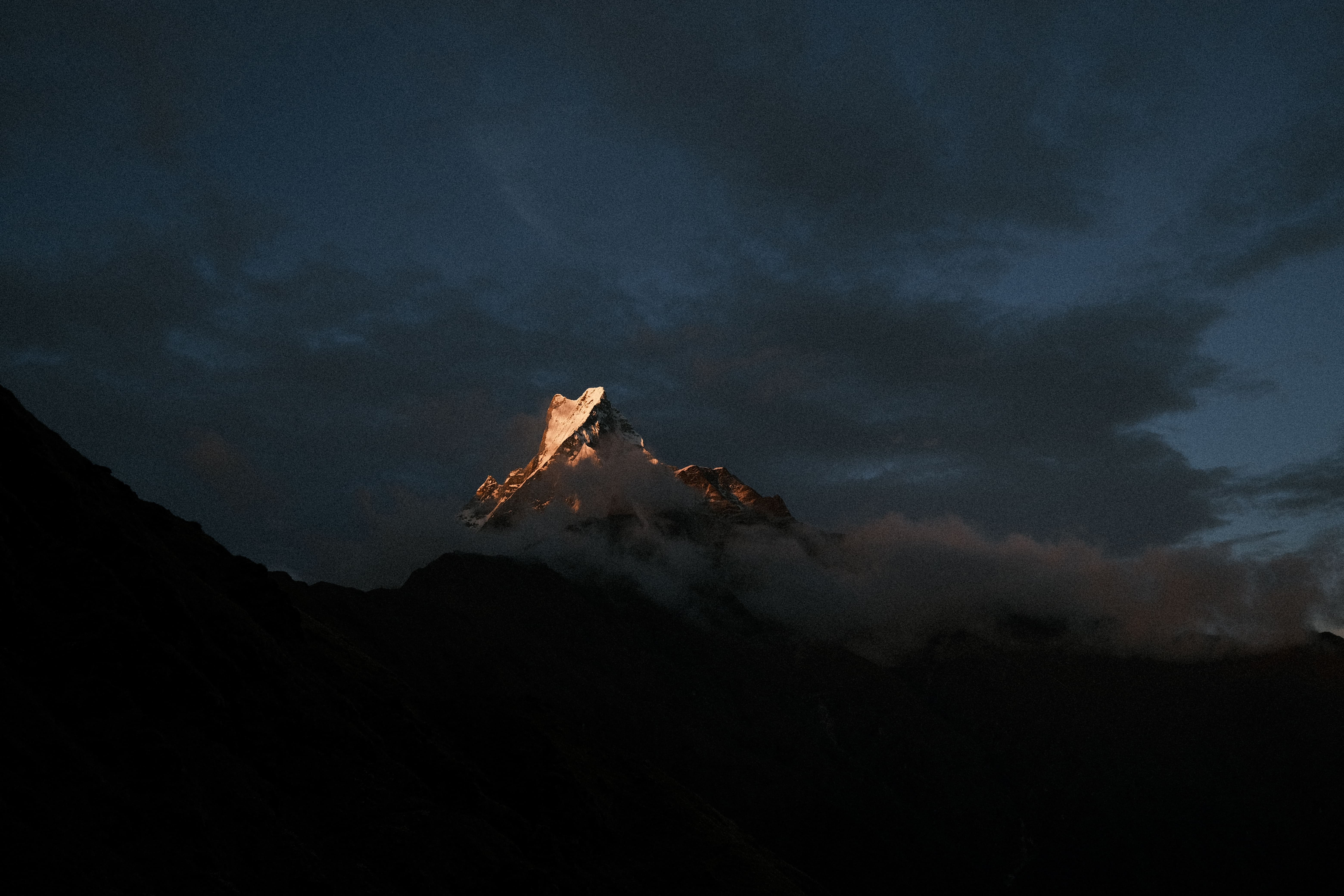 Mardi Himal - короткий трек в Гималаях к подножью Мачапучаре