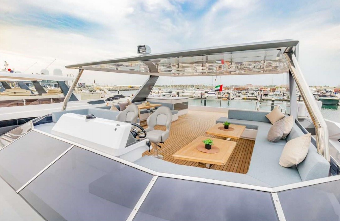 Приватная Вечеринка на яхте-катамаране в Дубае для большой компании. (6/7)