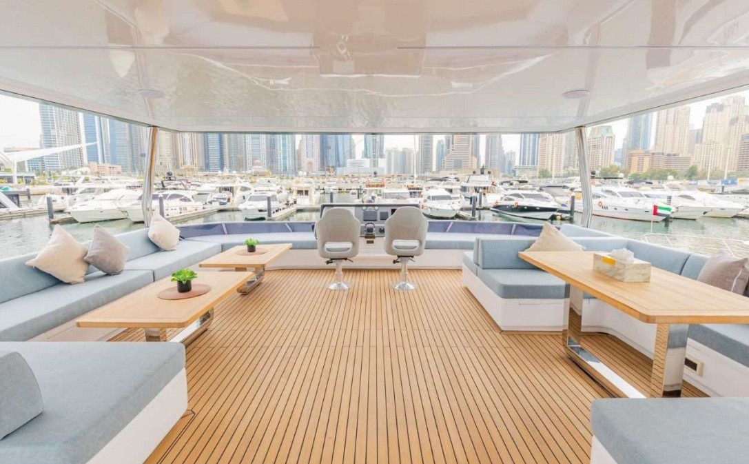 Приватная Вечеринка на яхте-катамаране в Дубае для большой компании. (3/7)