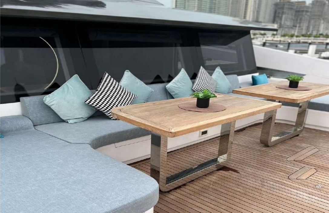 Приватная Вечеринка на яхте-катамаране в Дубае для большой компании. (2/7)