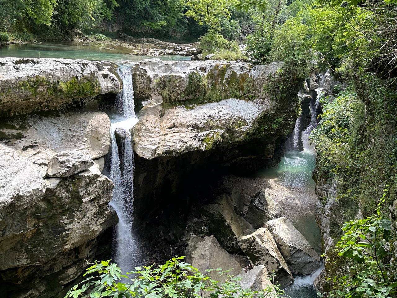 Тур в горы Грузии. Горная Сванетия. Снежные вершины, водопады, каньоны, пещеры (31/69)