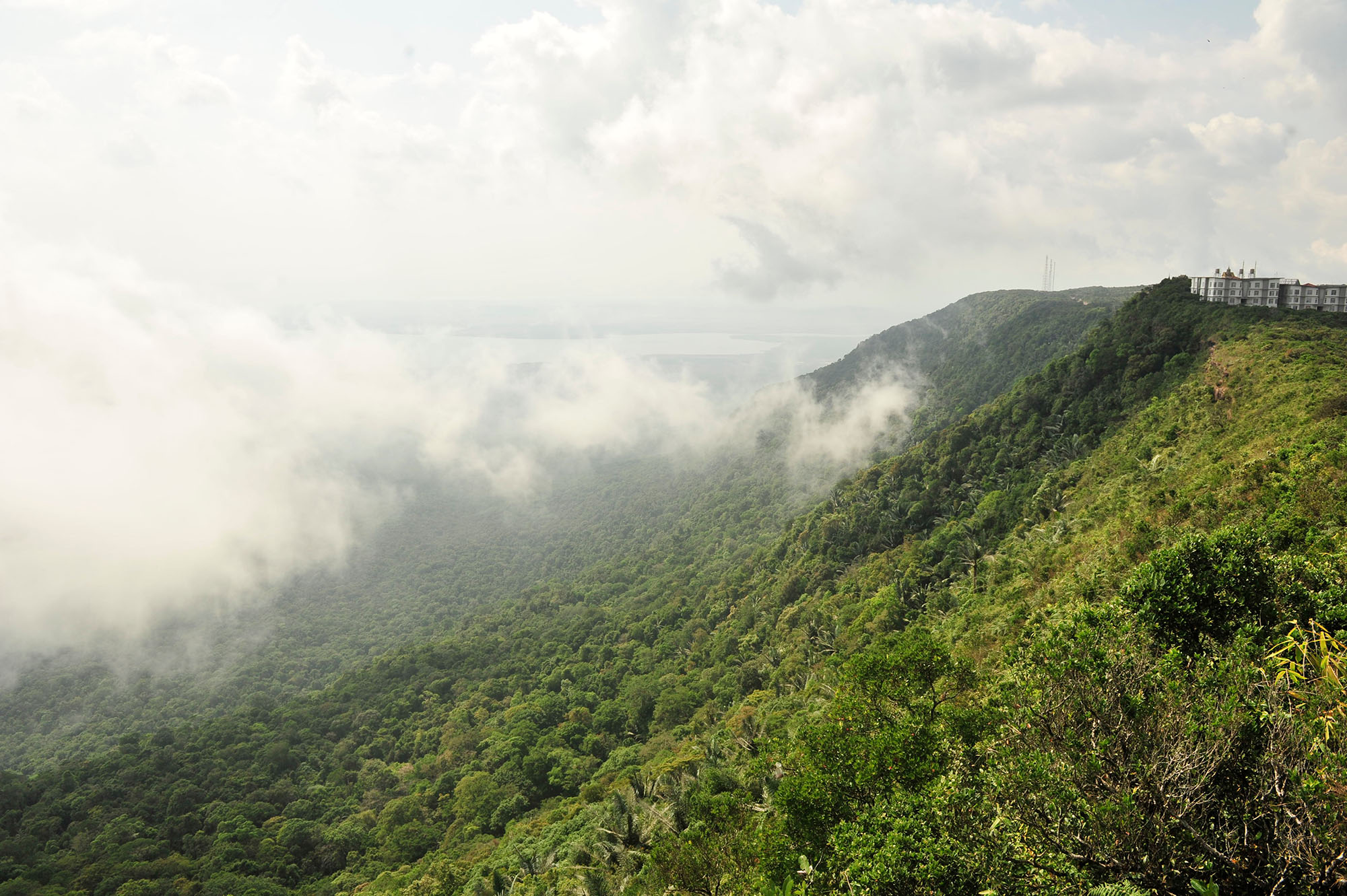 Вьетнам и Камбоджа — 2 острова, 7 локаций, Ангор Ват, гора Бакор, Хошимин. (24/52)