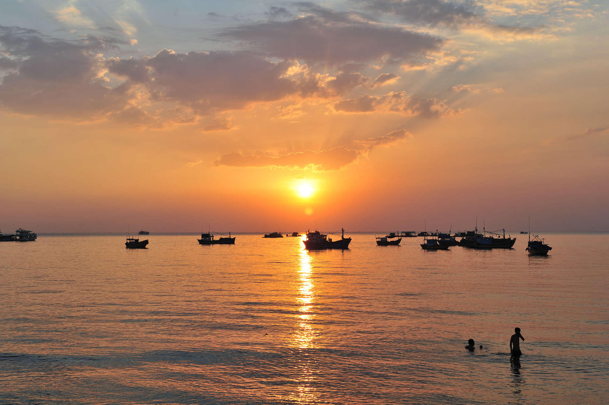 Вьетнам и Камбоджа — 2 острова, 7 локаций, Ангор Ват, гора Бакор, Хошимин. (22/52)