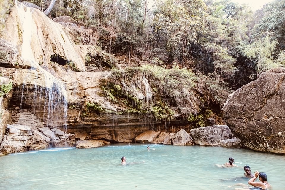 Дикий трип - Сплав По Реке & Цинги & Баобабы Мадагаскара (8/62)