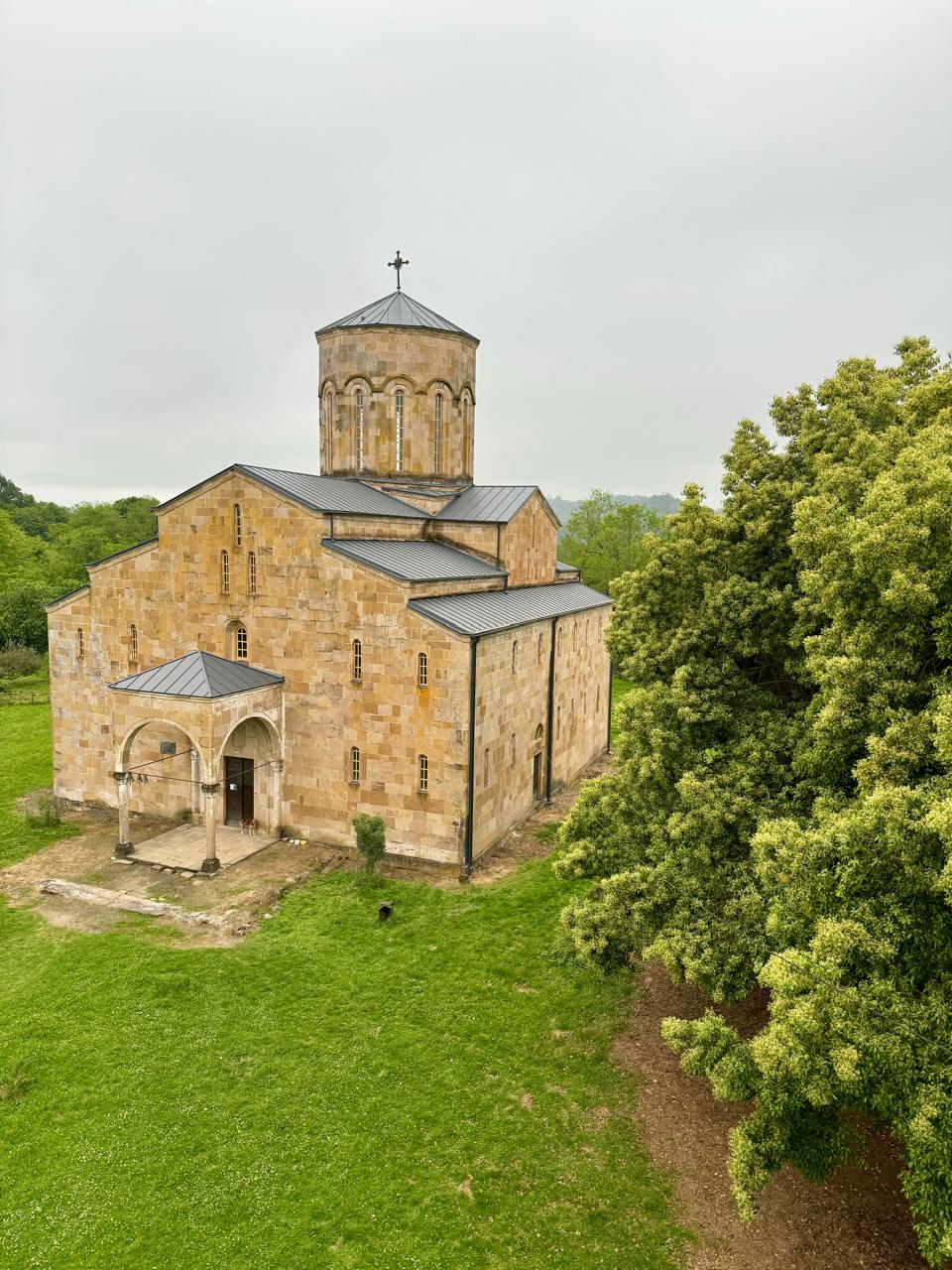 Гортензии и водопады Восточной Абхазии (12/14)