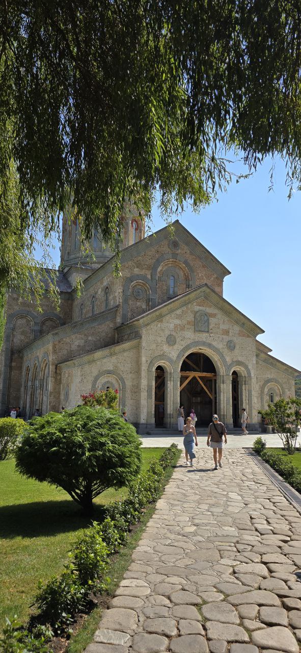 В объятиях таинственной Грузии с отдыхом в загородном Vip комплексе (5/35)