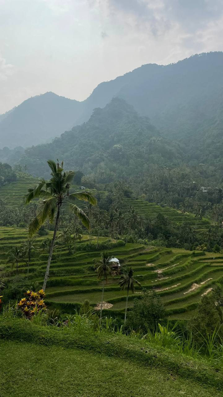 Магия Батукару: Треккинг, Храм и Горячие Источники (2/12)