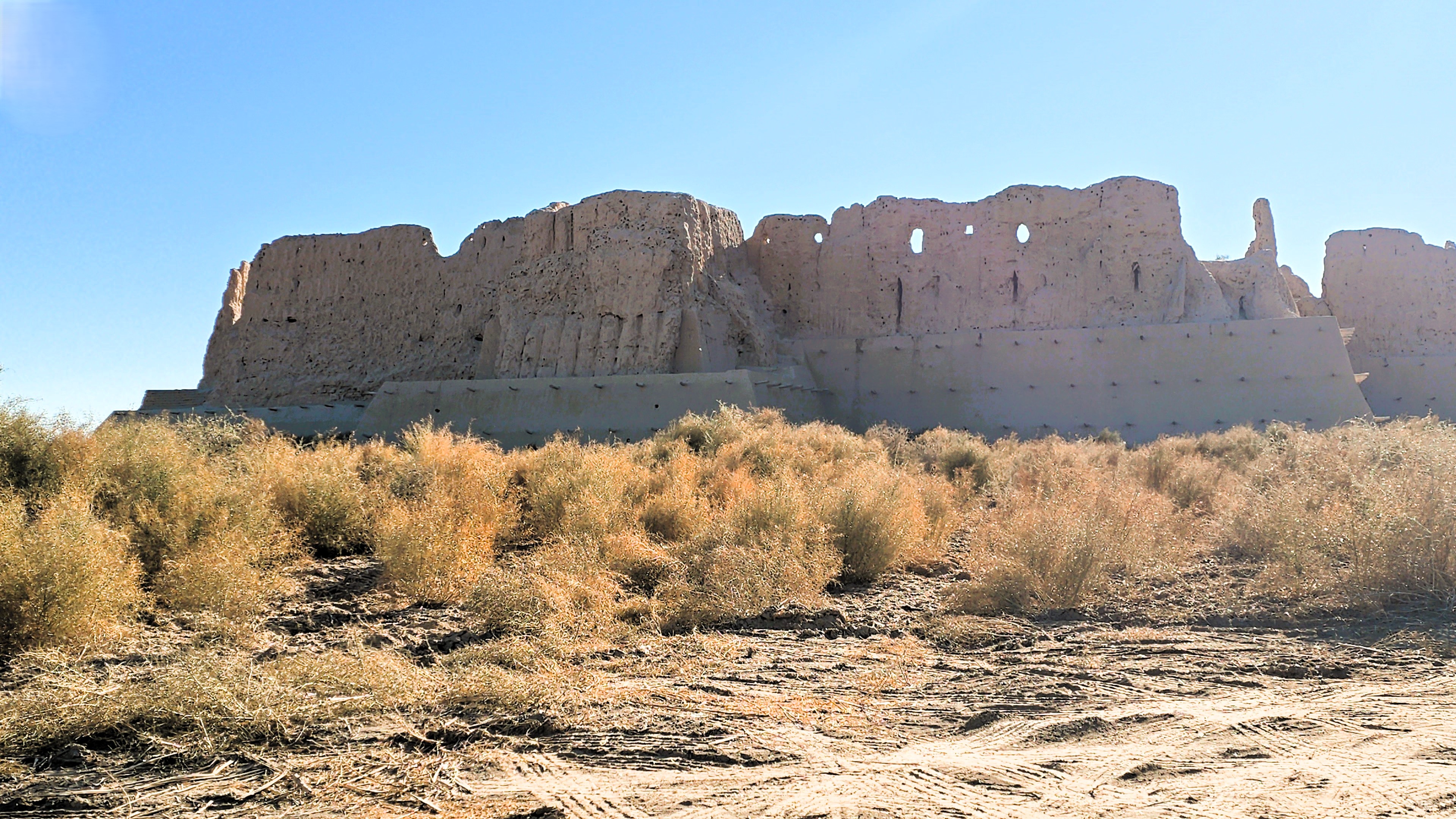 Экскурсия в крепости древних Хорезмийцев (6/9)