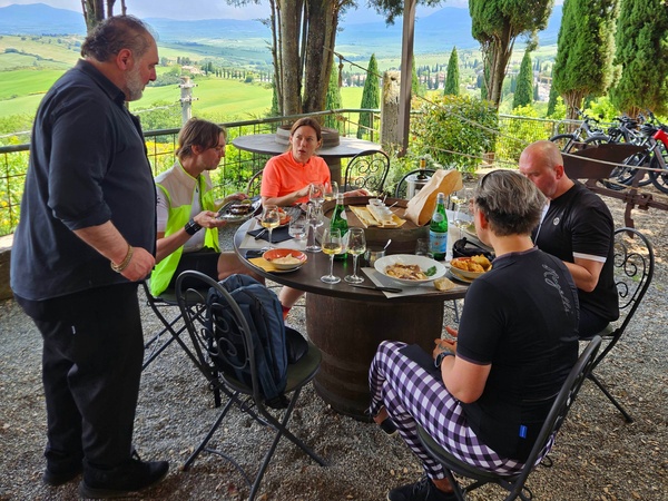 Групповой велотур Toscana Deluxe - Премиальный отдых в Италии (66/131)