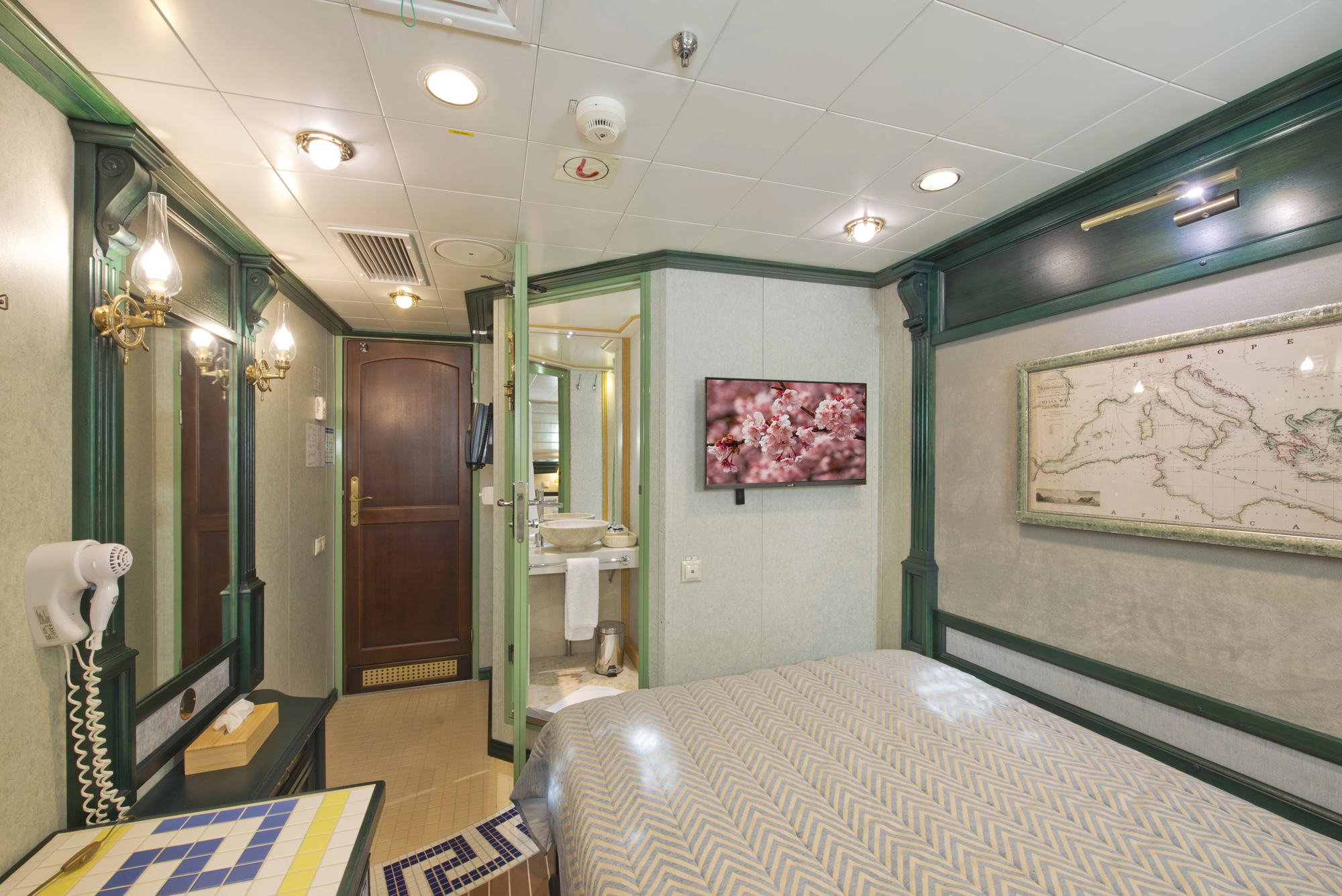 Велотур по островам Греции на паруснике. Афины-Корфу (12/32)