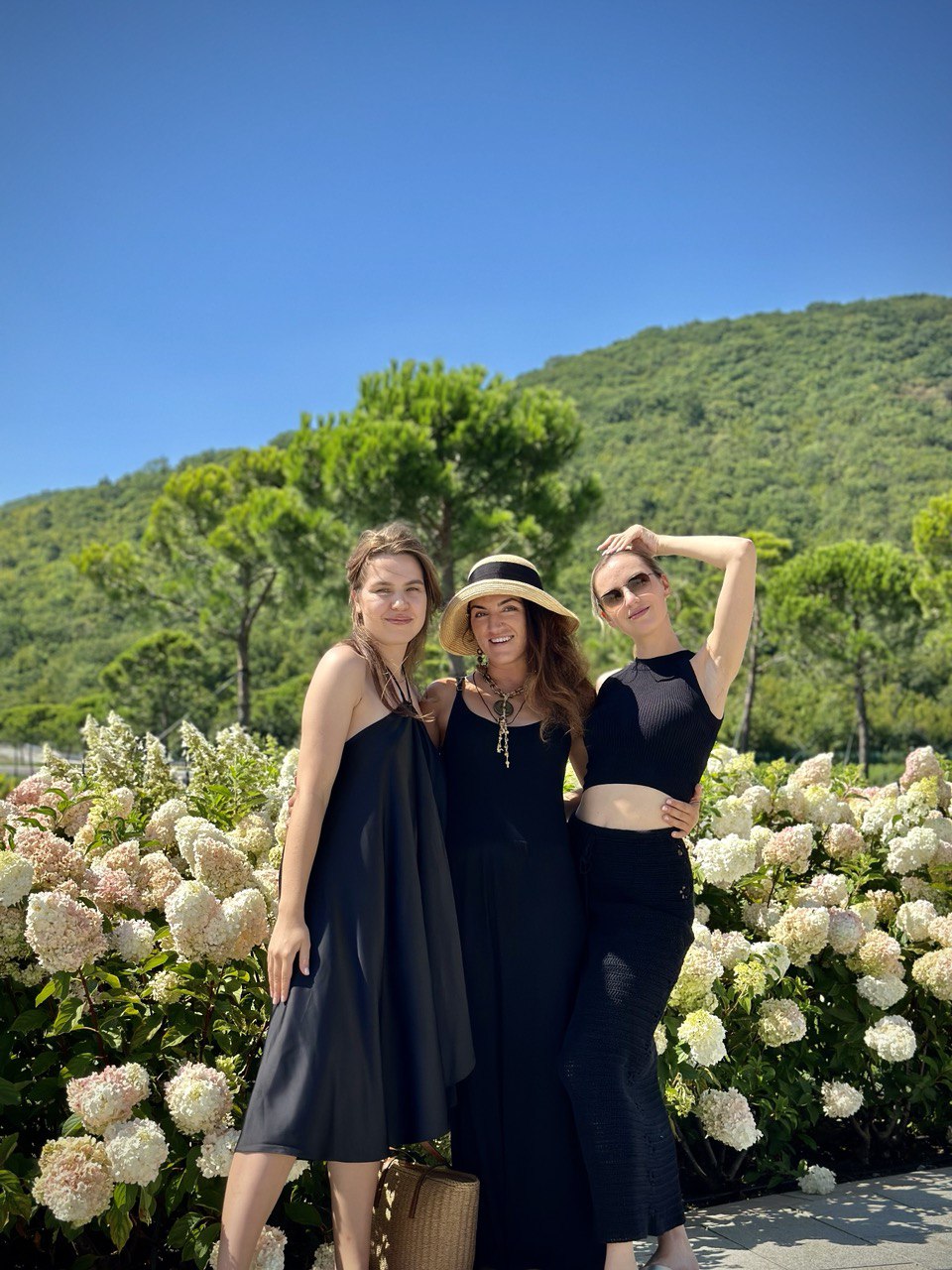 Девичник на Винодельнях: вино, яхта, жизнь у виноградников (8/45)